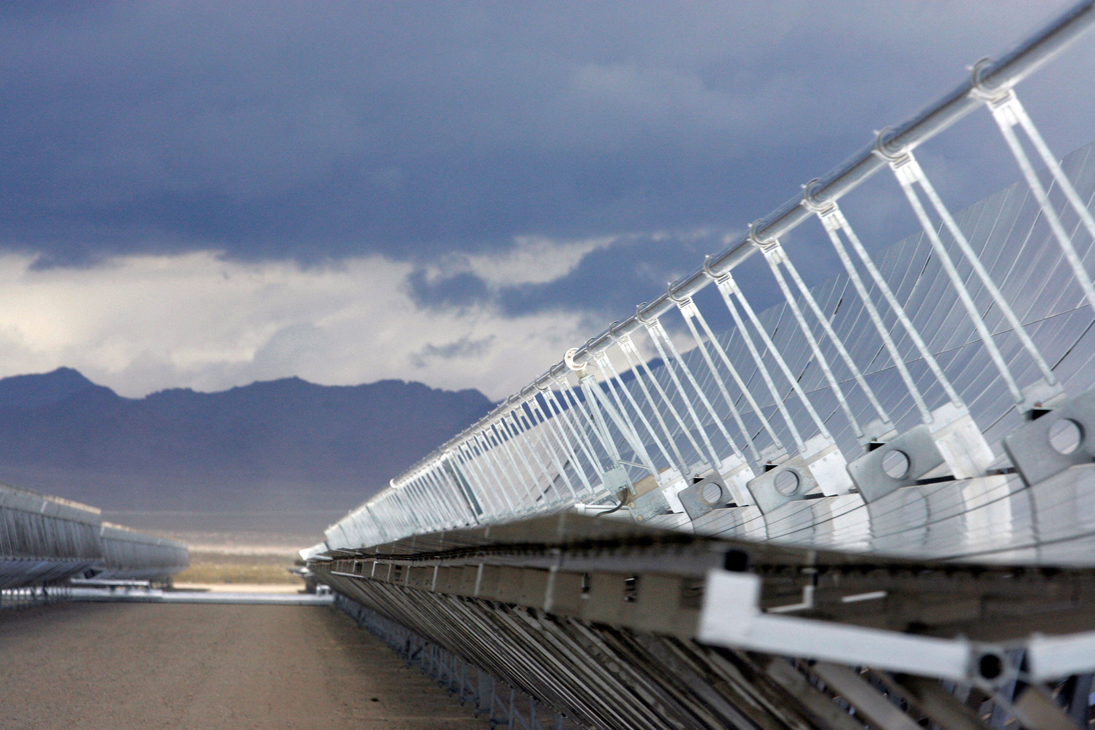 Solar energy company Unimacts expanding in Las Vegas, creating new