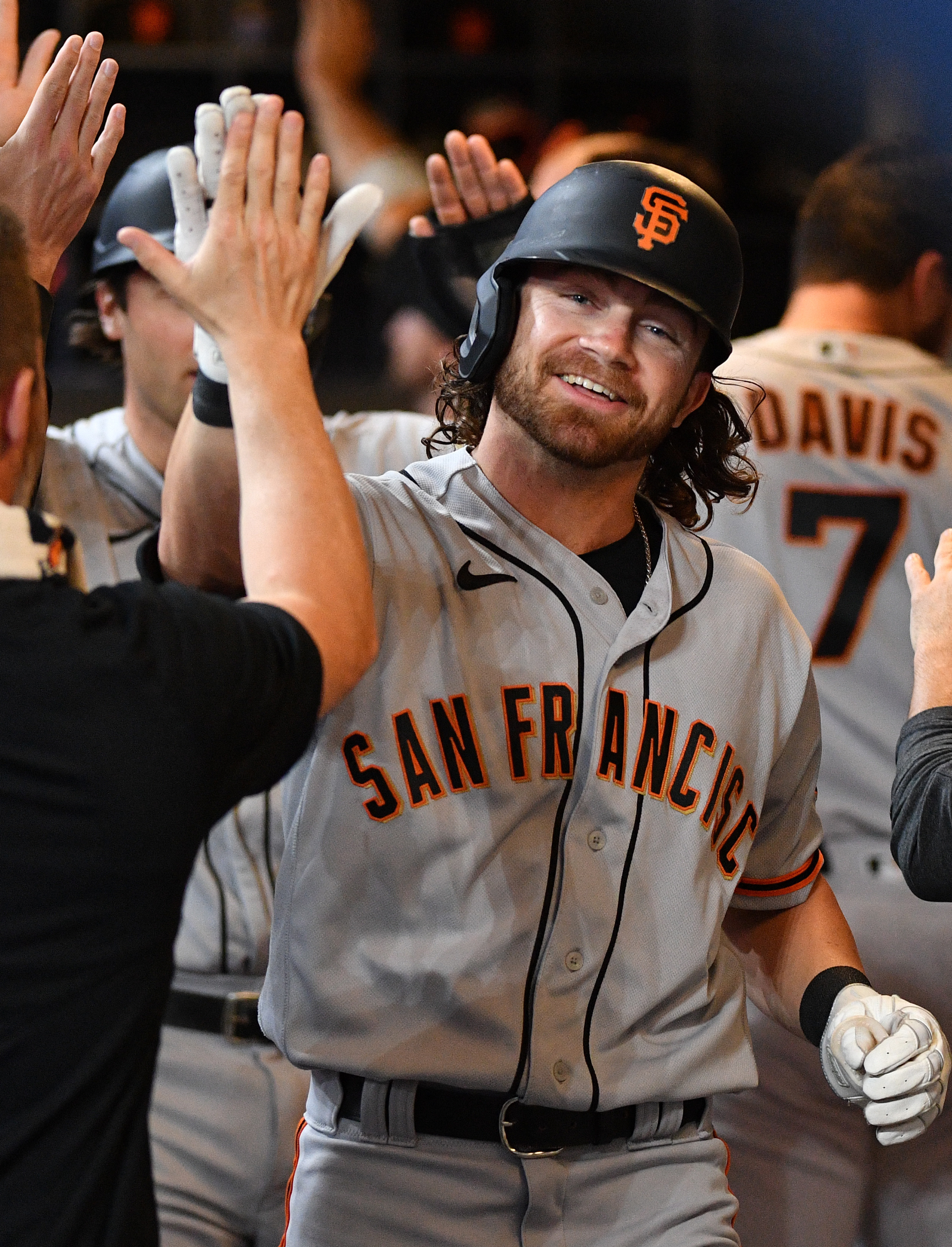 Giants move above .500 with rout of Brewers