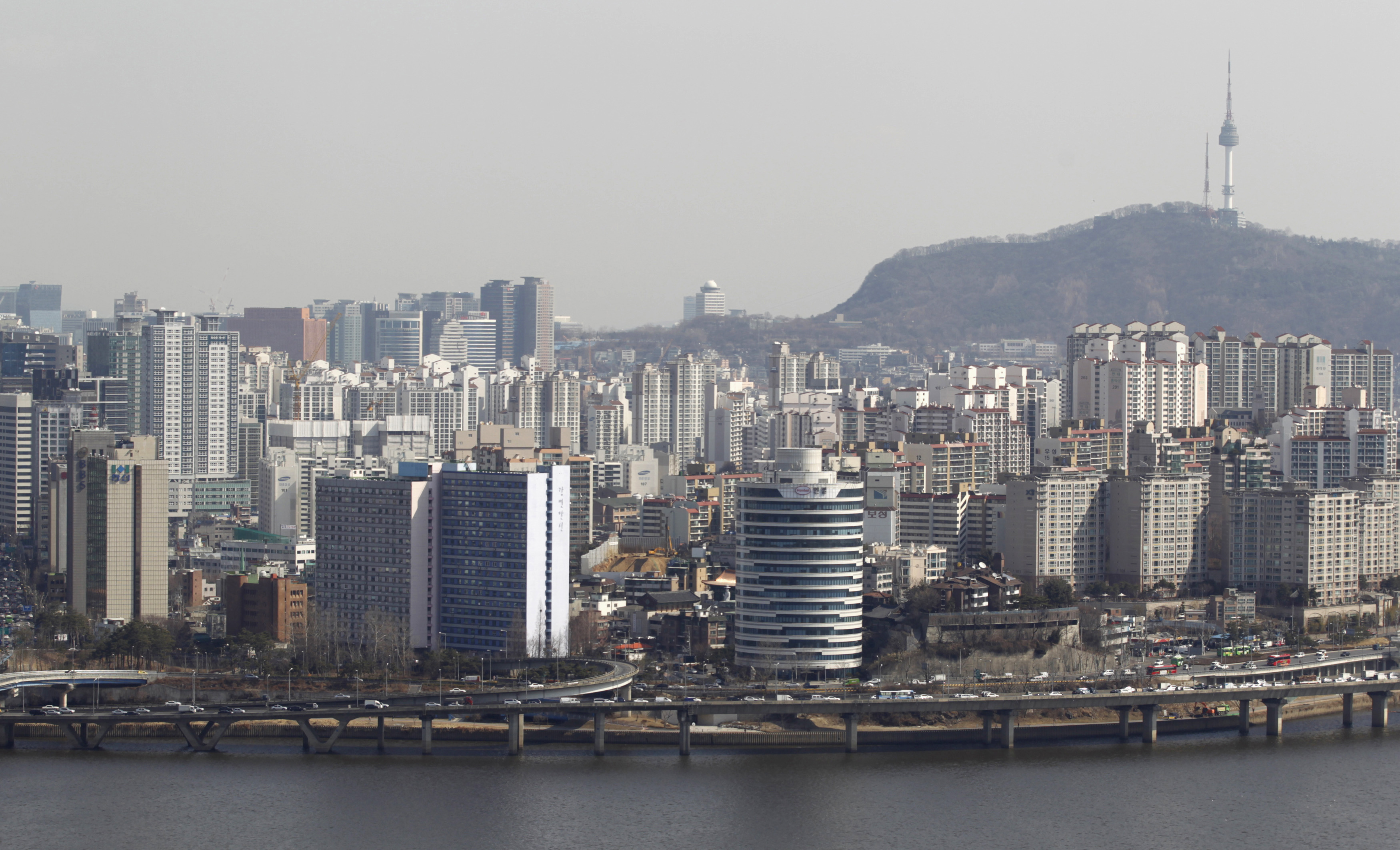 韓国、経済成長予測を下方修正　インフレ予測引き上げ