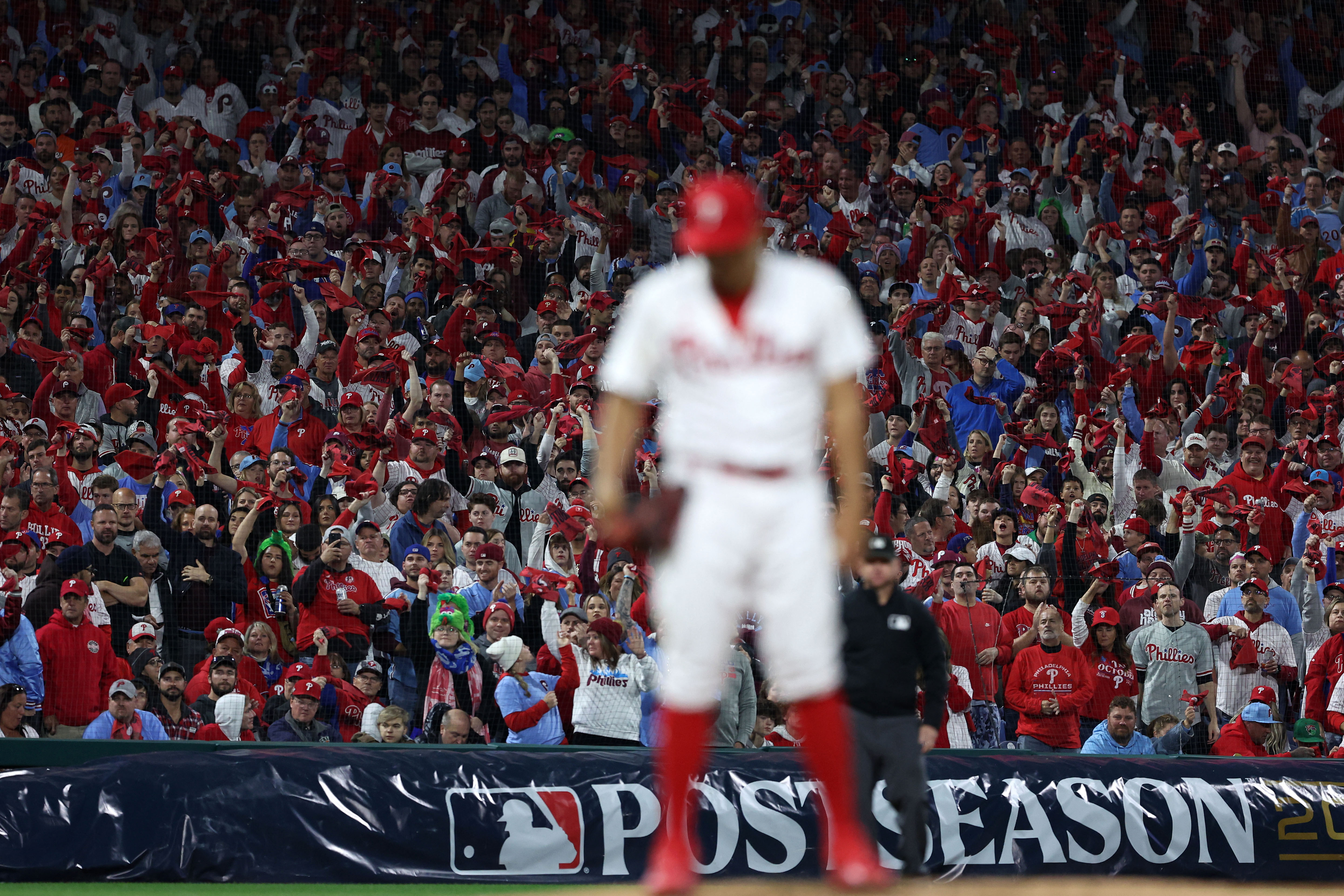 NLCS: Arizona Diamondbacks even series with Philadelphia Phillies