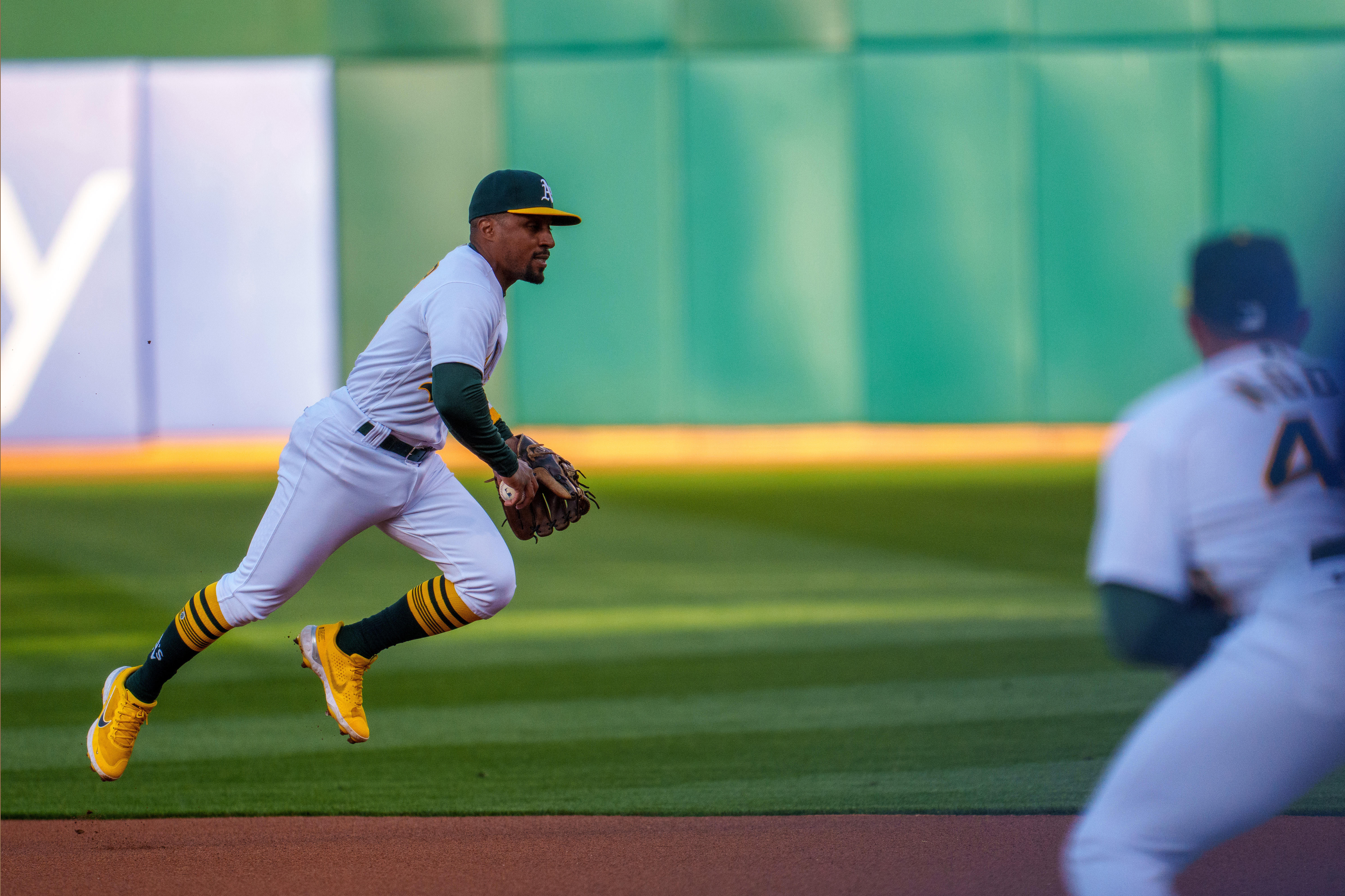 Francisco Lindor knocks in 7 as Mets mash A's 17-6