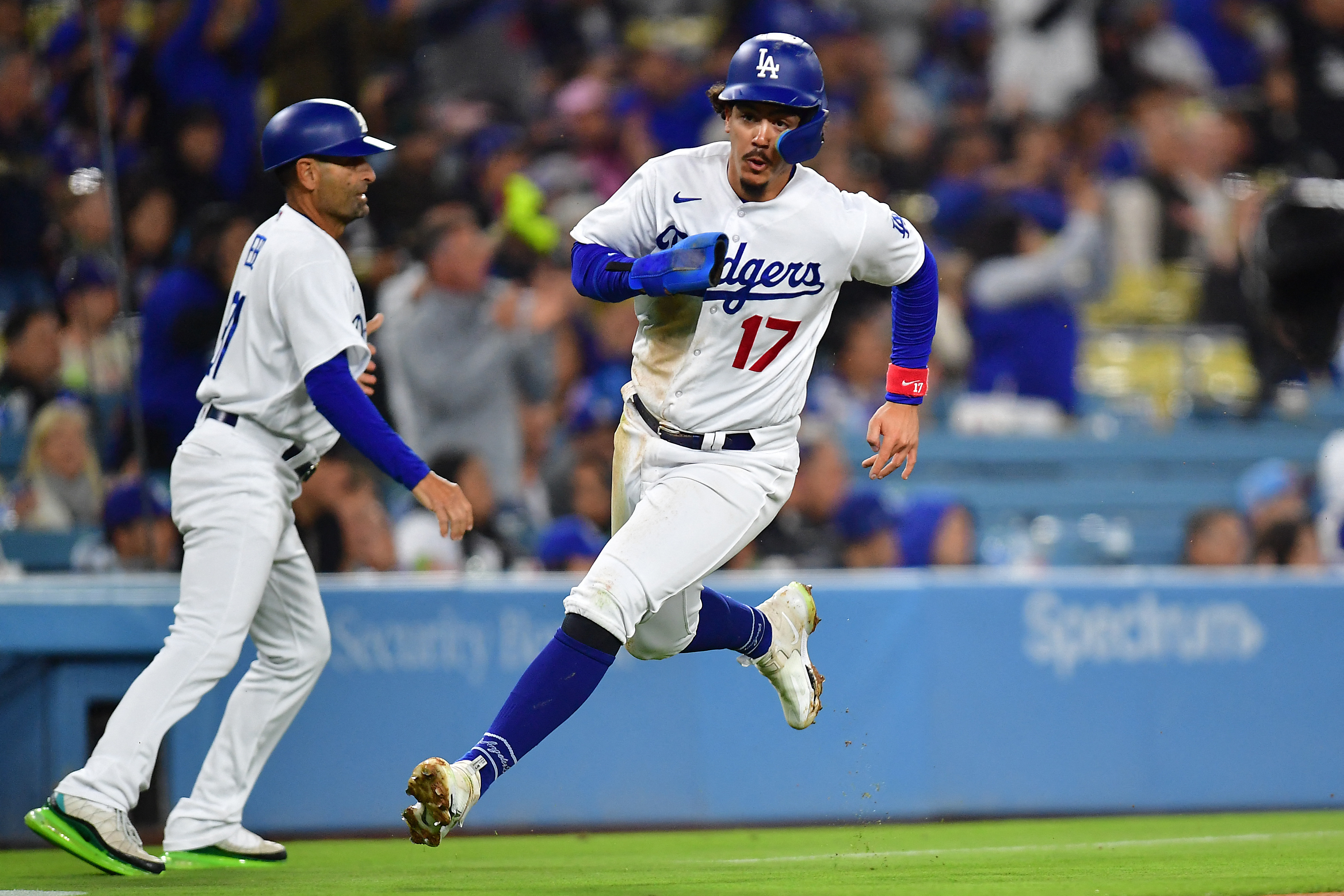 Mets prevail in back-and-forth affair with Dodgers