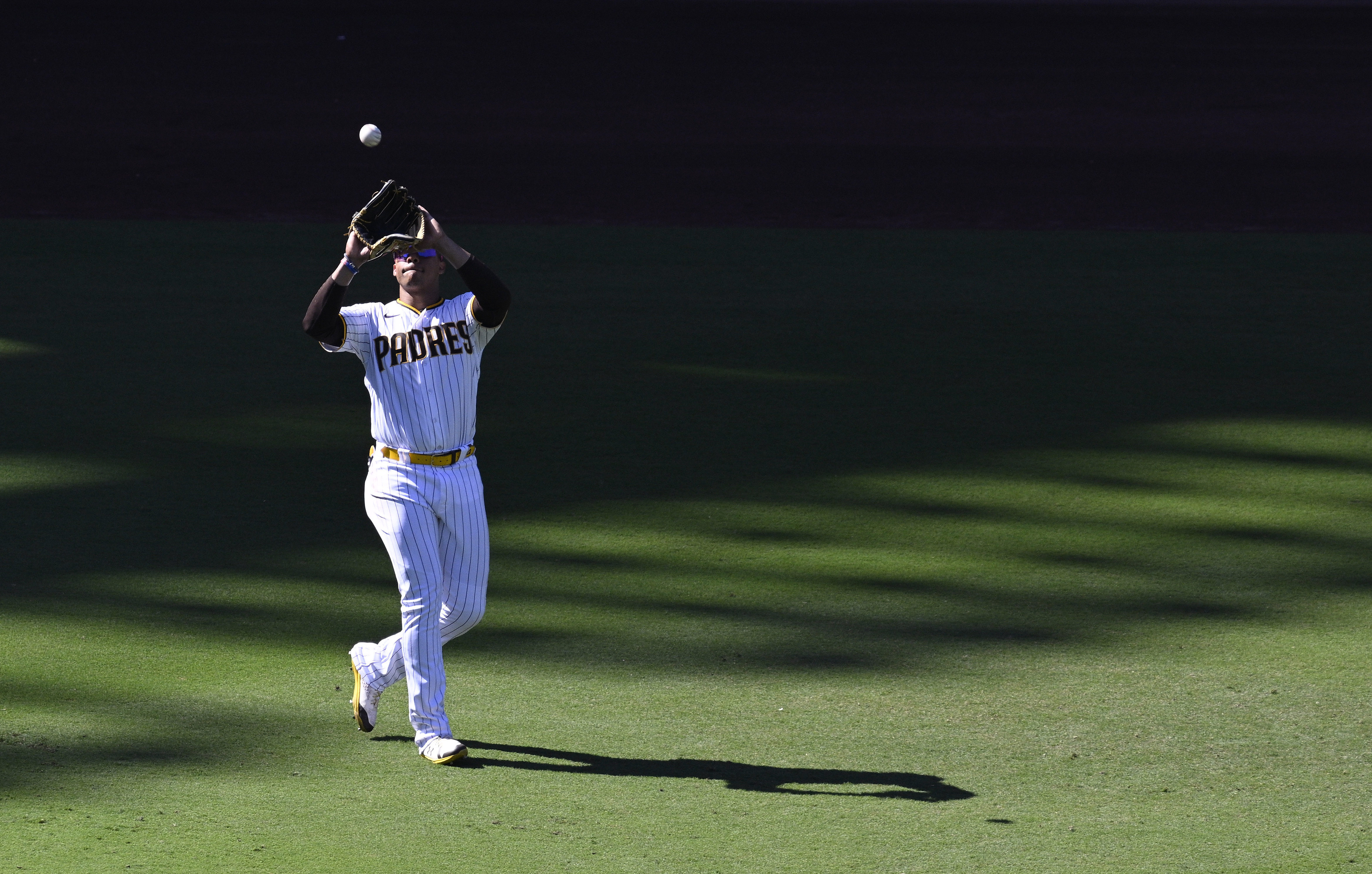 Untouchable Zack Wheeler silences Padres as Phillies take Game 1