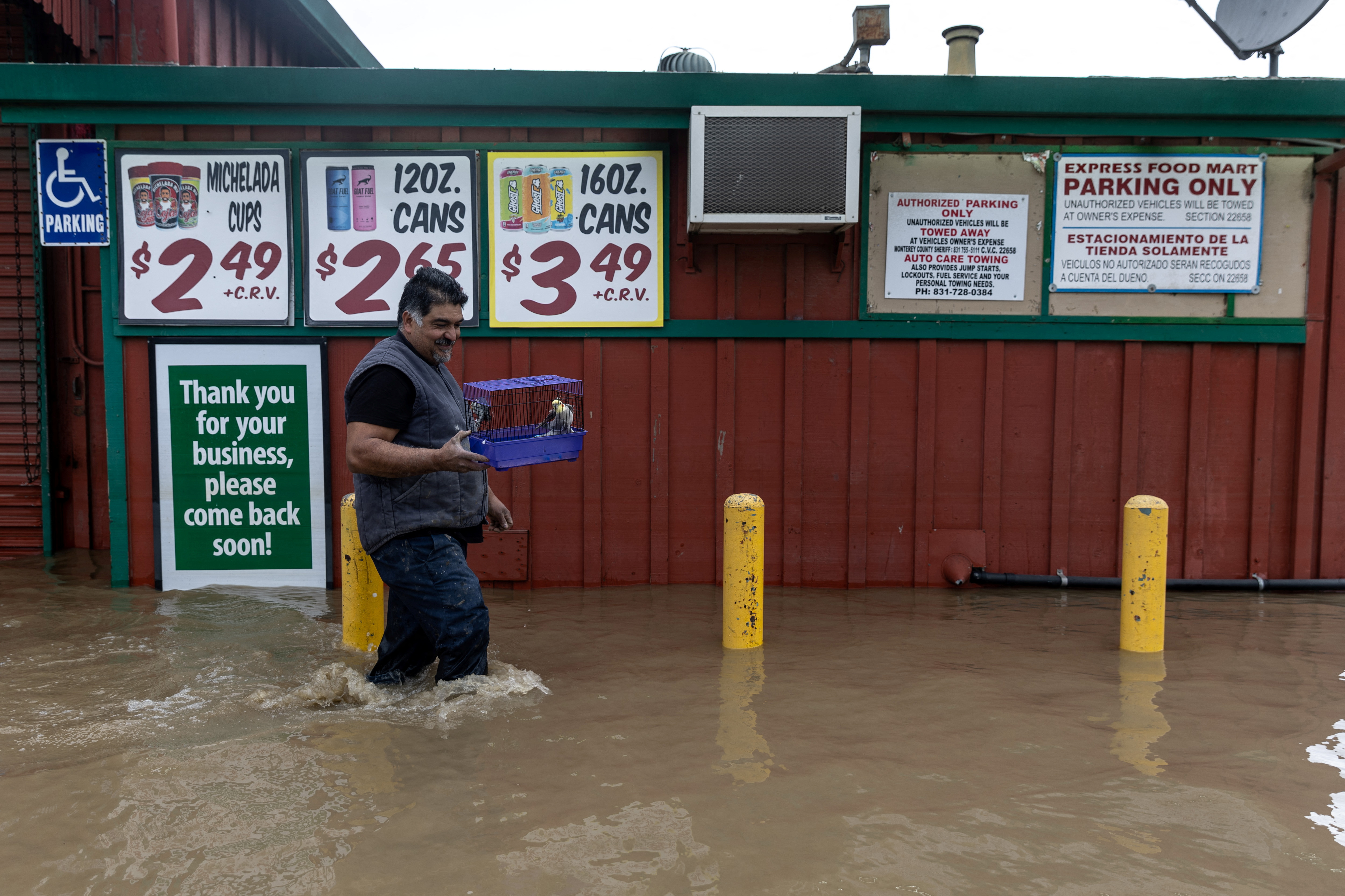 Floodwaters still inundating central California town