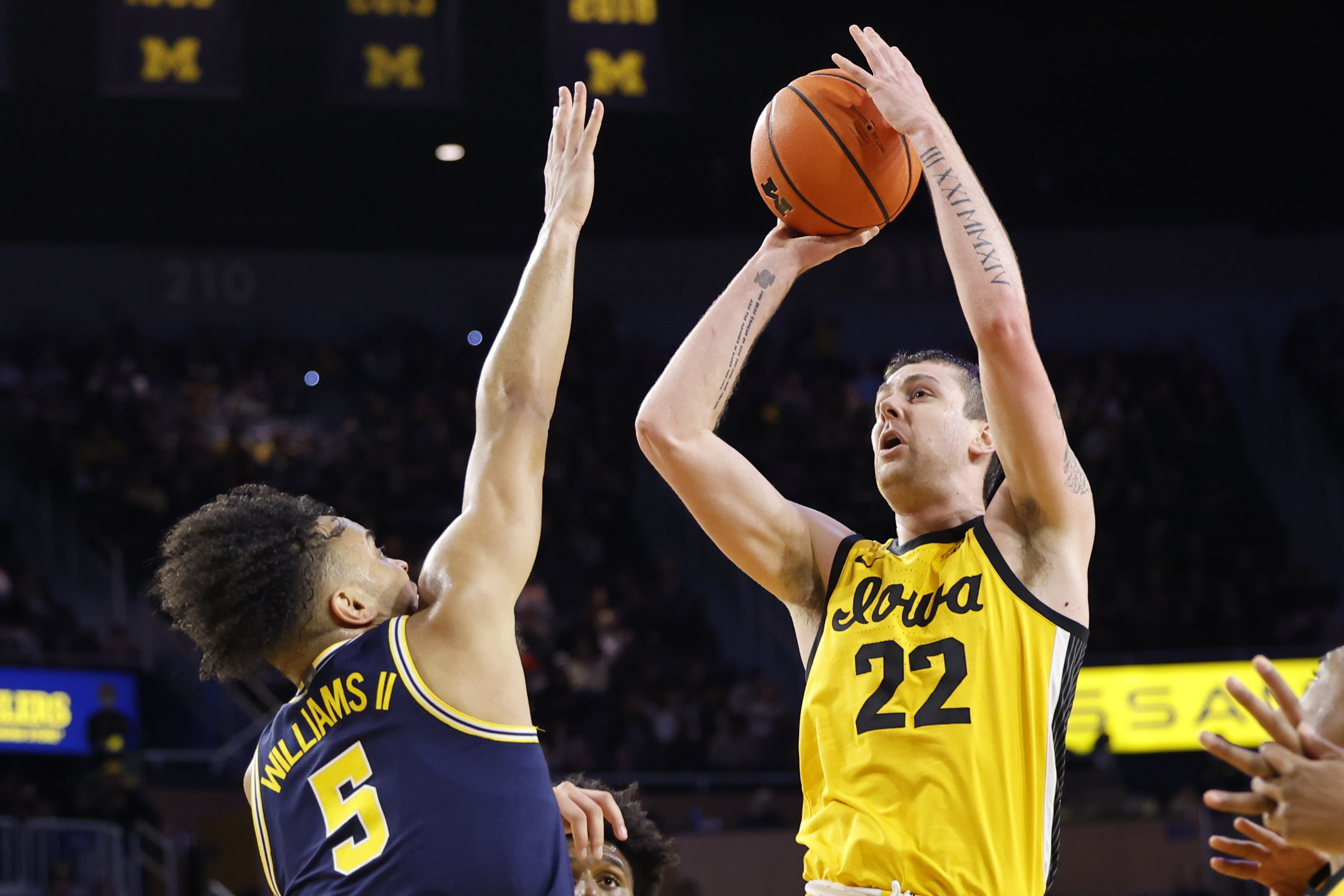 Payton Sandfort Powers Iowa Past Michigan | Reuters