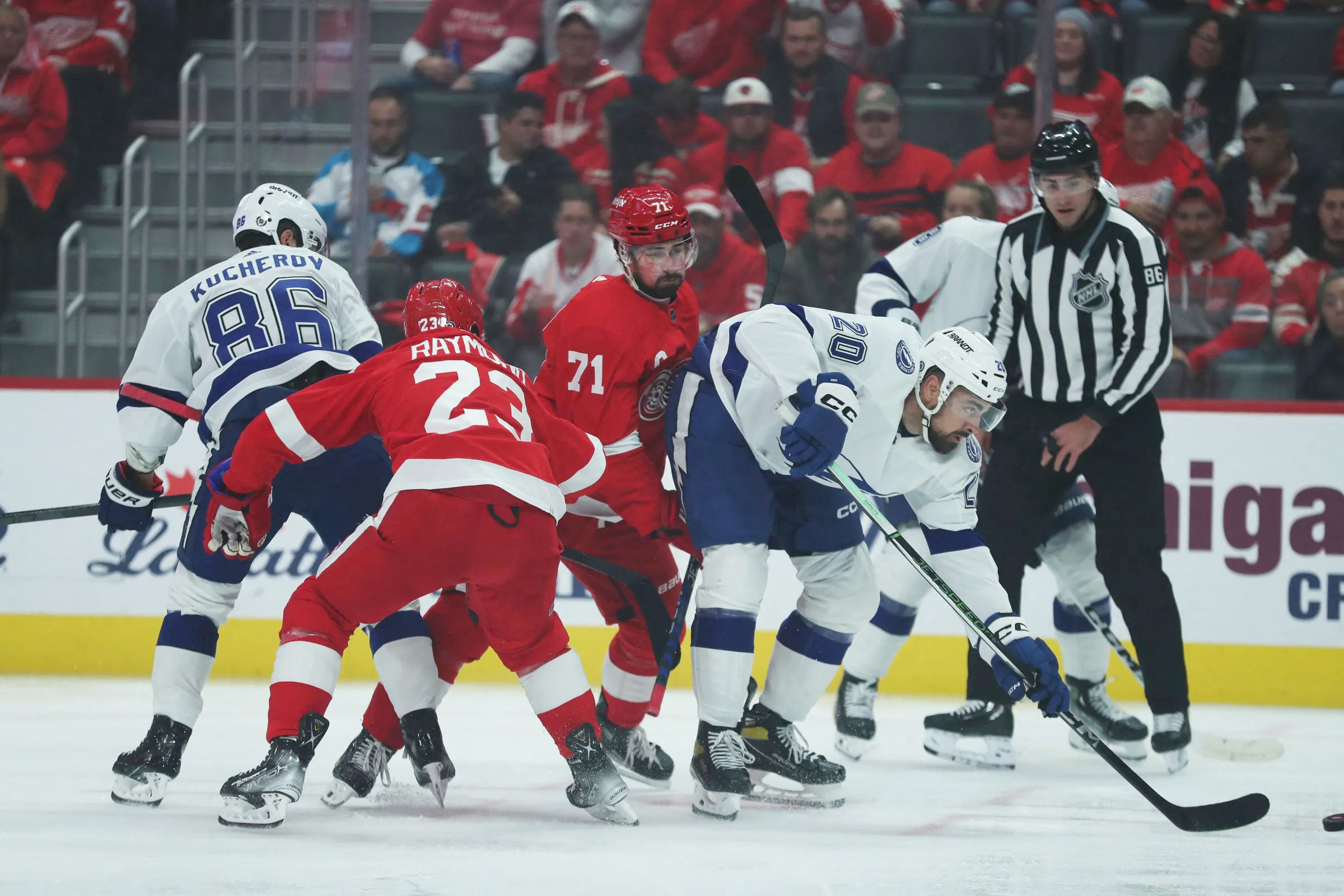 Alex DeBrincat scores 2 goals as Detroit Red Wings top Tampa Bay