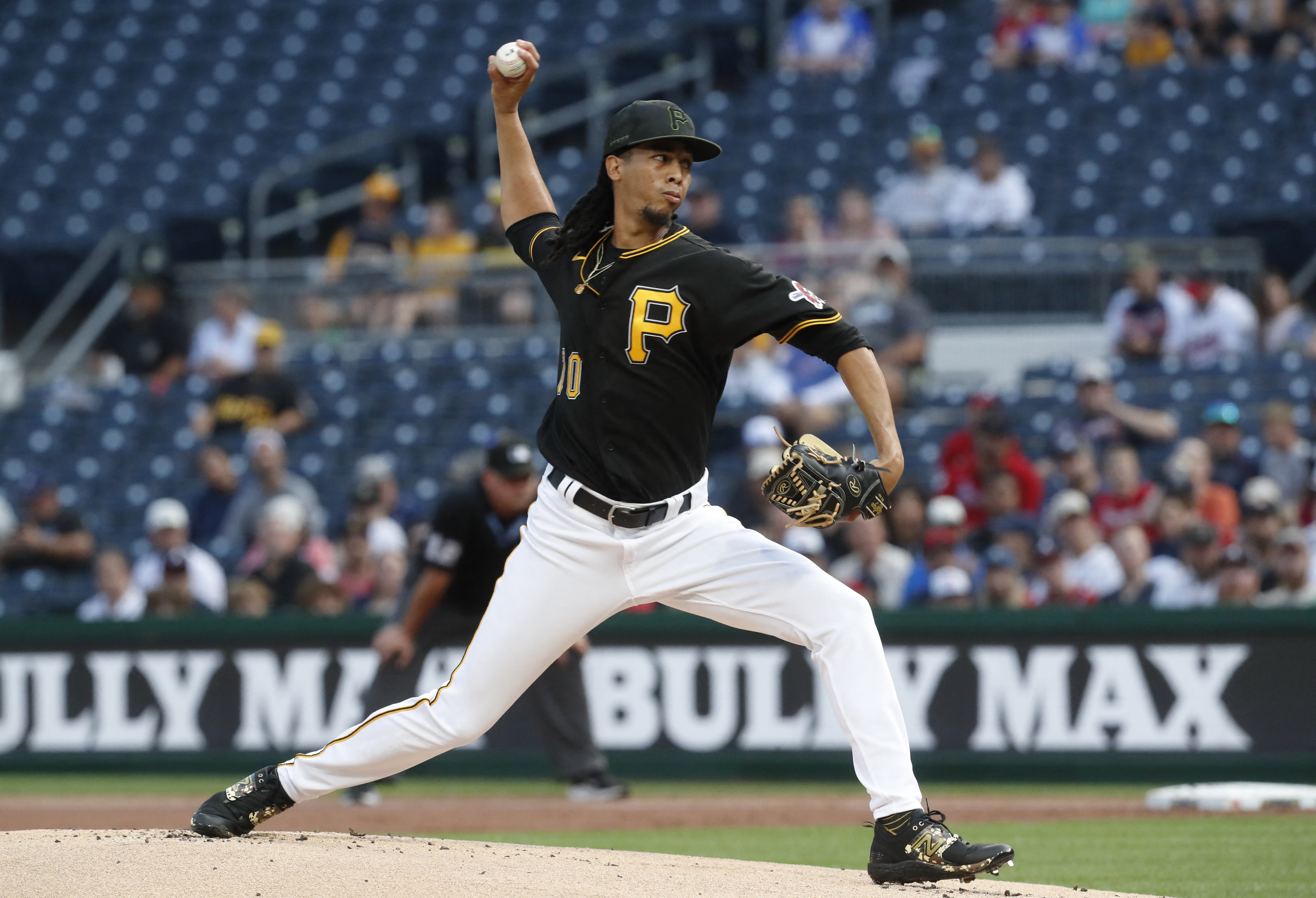 Pirates lean on big third inning to edge Braves