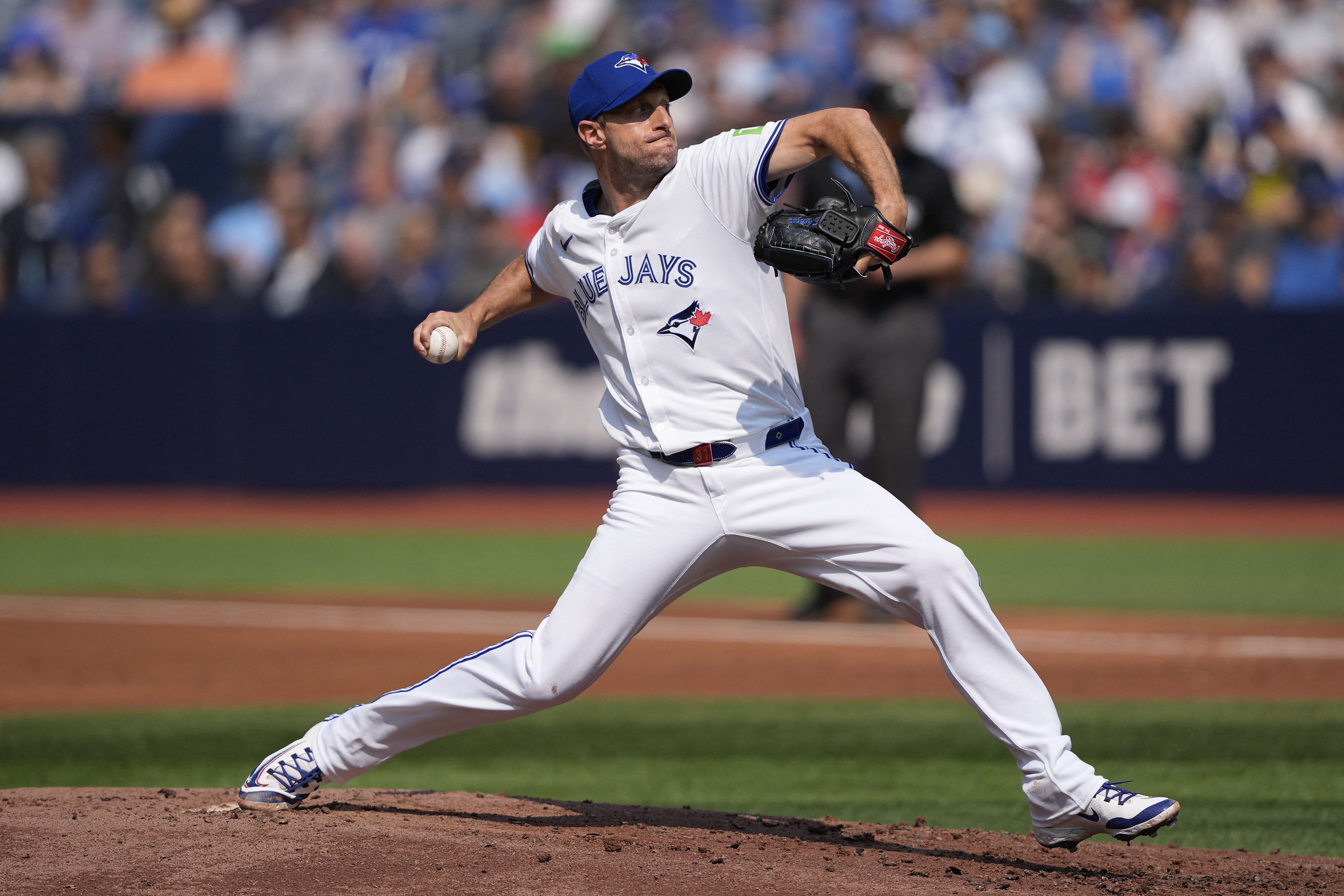 MLB roundup: Max Scherzer pitches Blue Jays past Cubs | Reuters