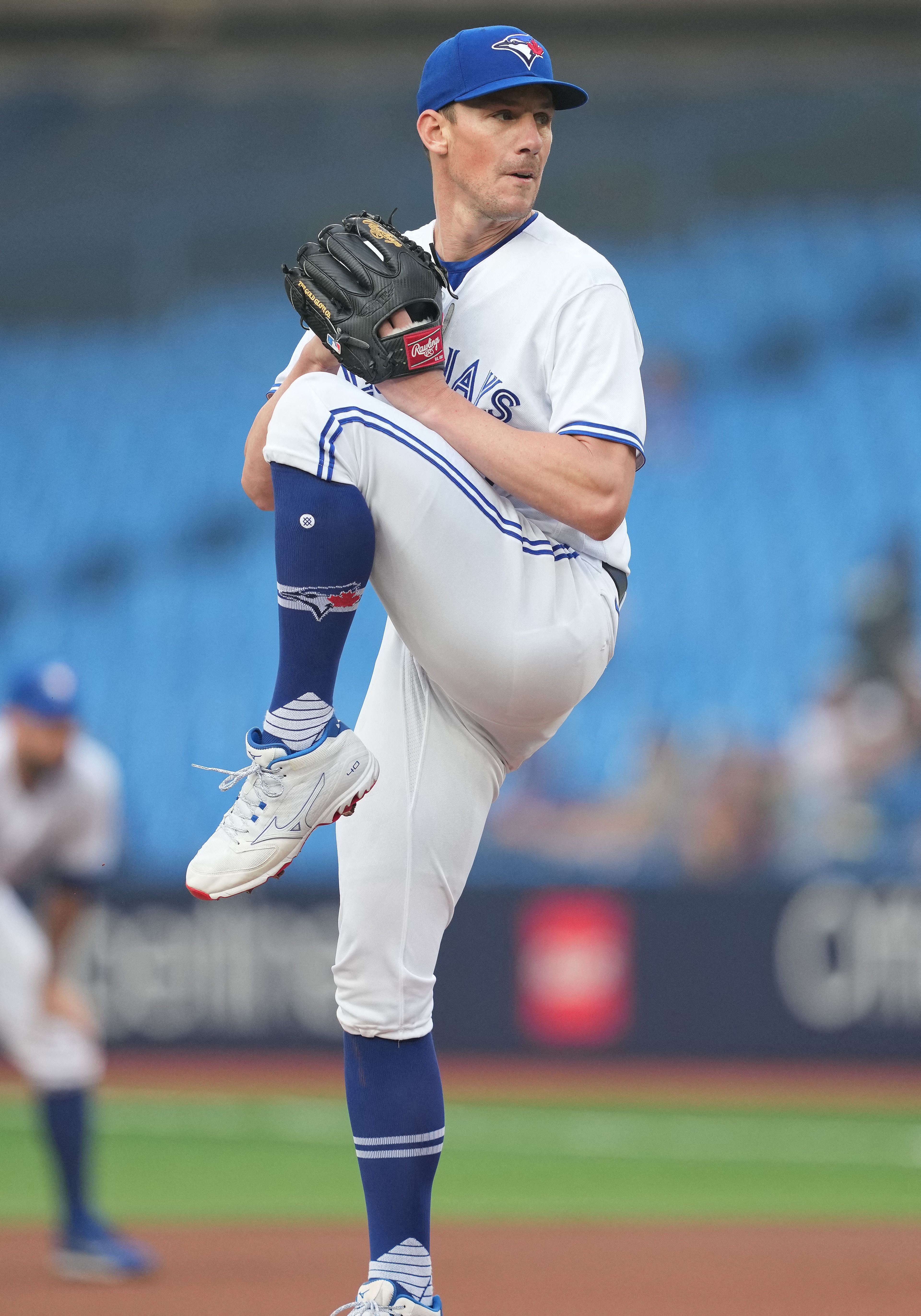 Bassitt strikes out career-high 12 to help Blue Jays edge Giants