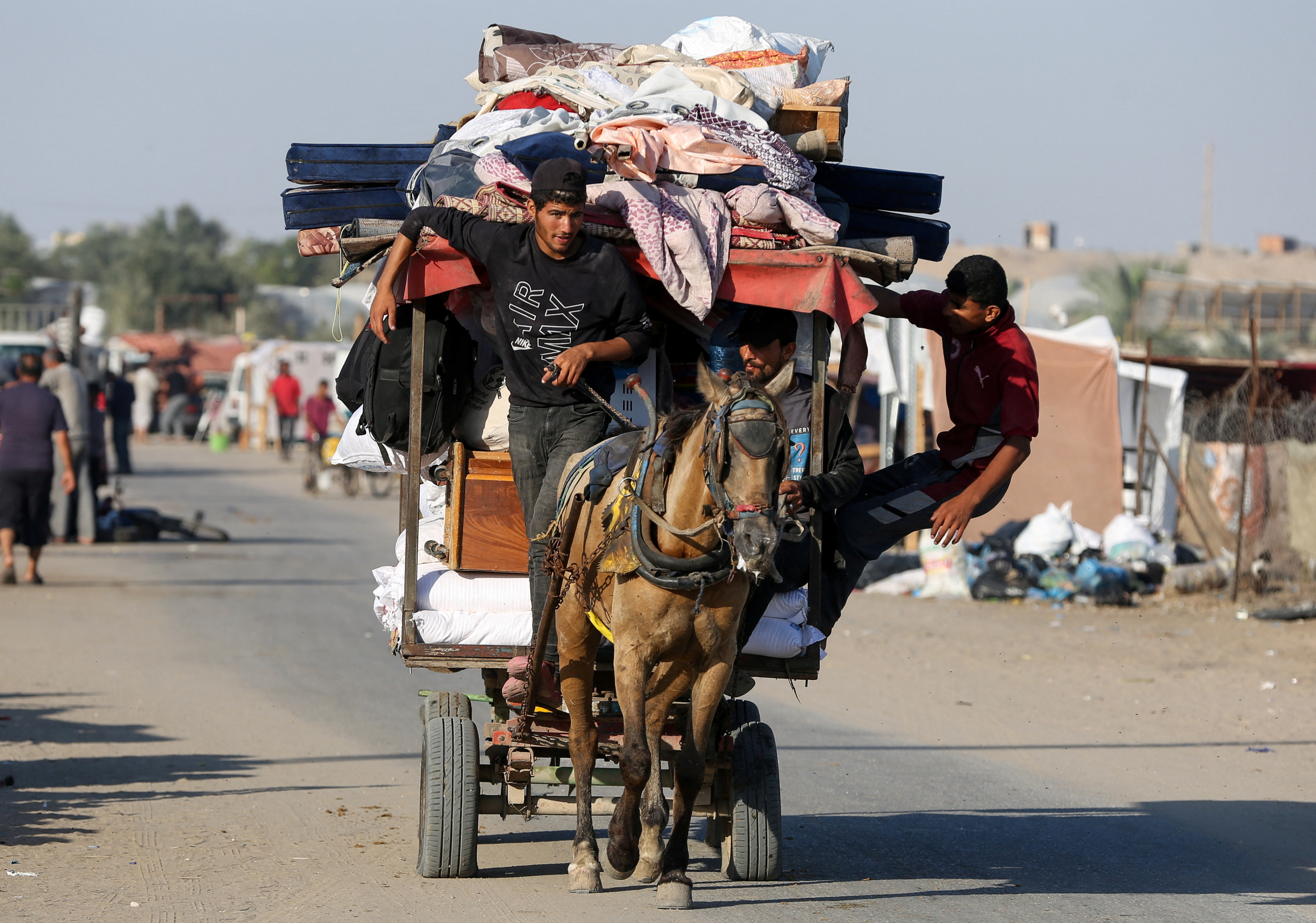 Palestinians flee Rafah due to an Israeli military operation