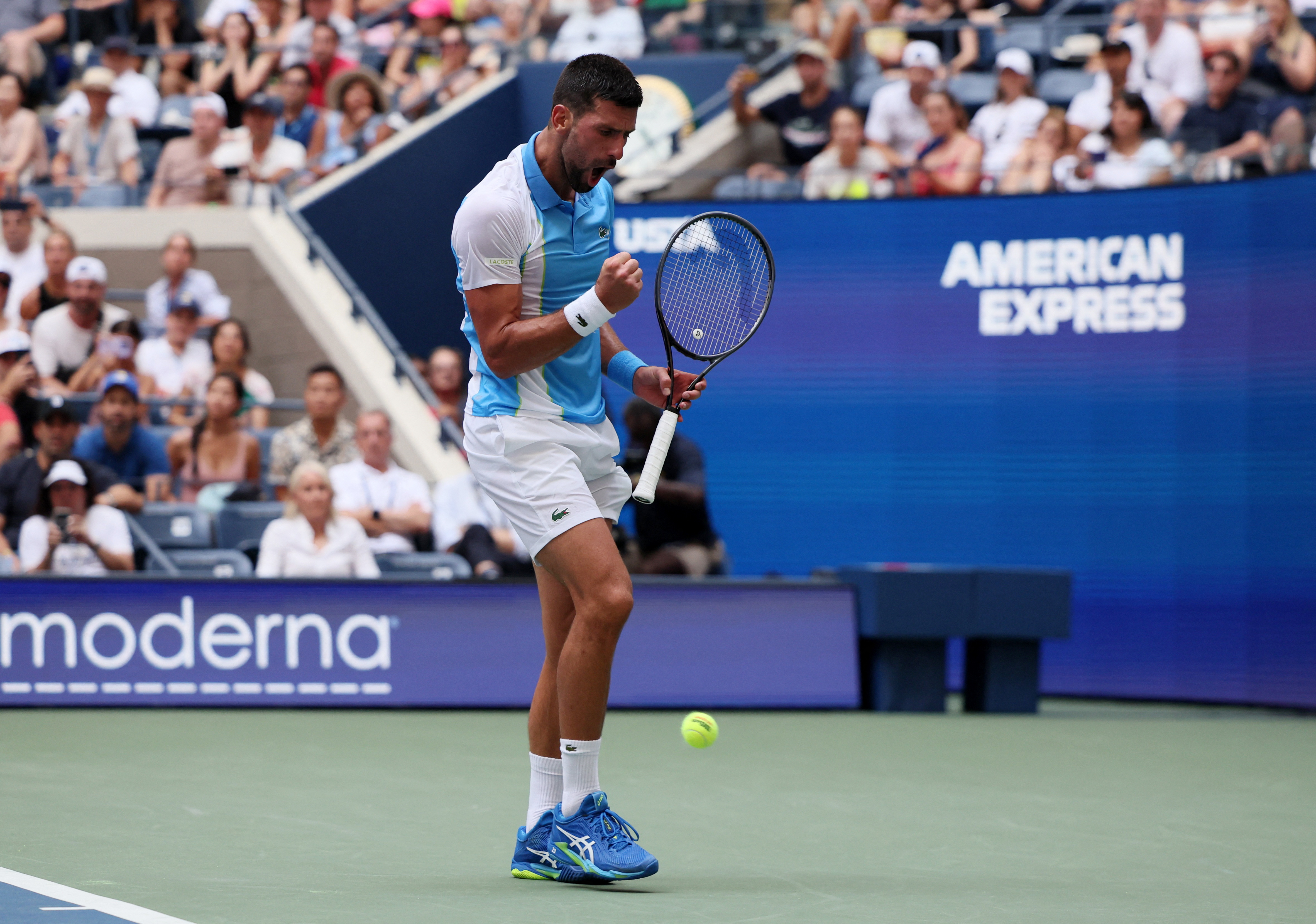 Djokovic vai à semi do US Open e está a 2 jogos de recorde