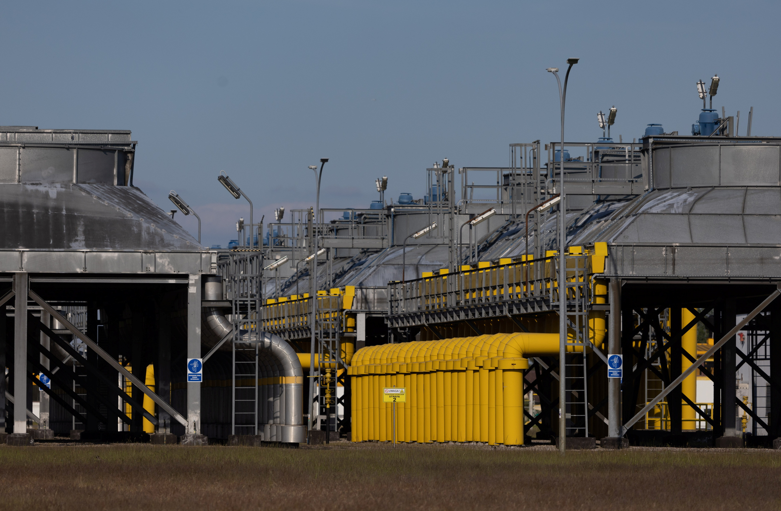 Смочь почти. Венгерские газохранилища. Подземные хранилища газа. Газовые хранилища Европы. Хранилища газа в России.