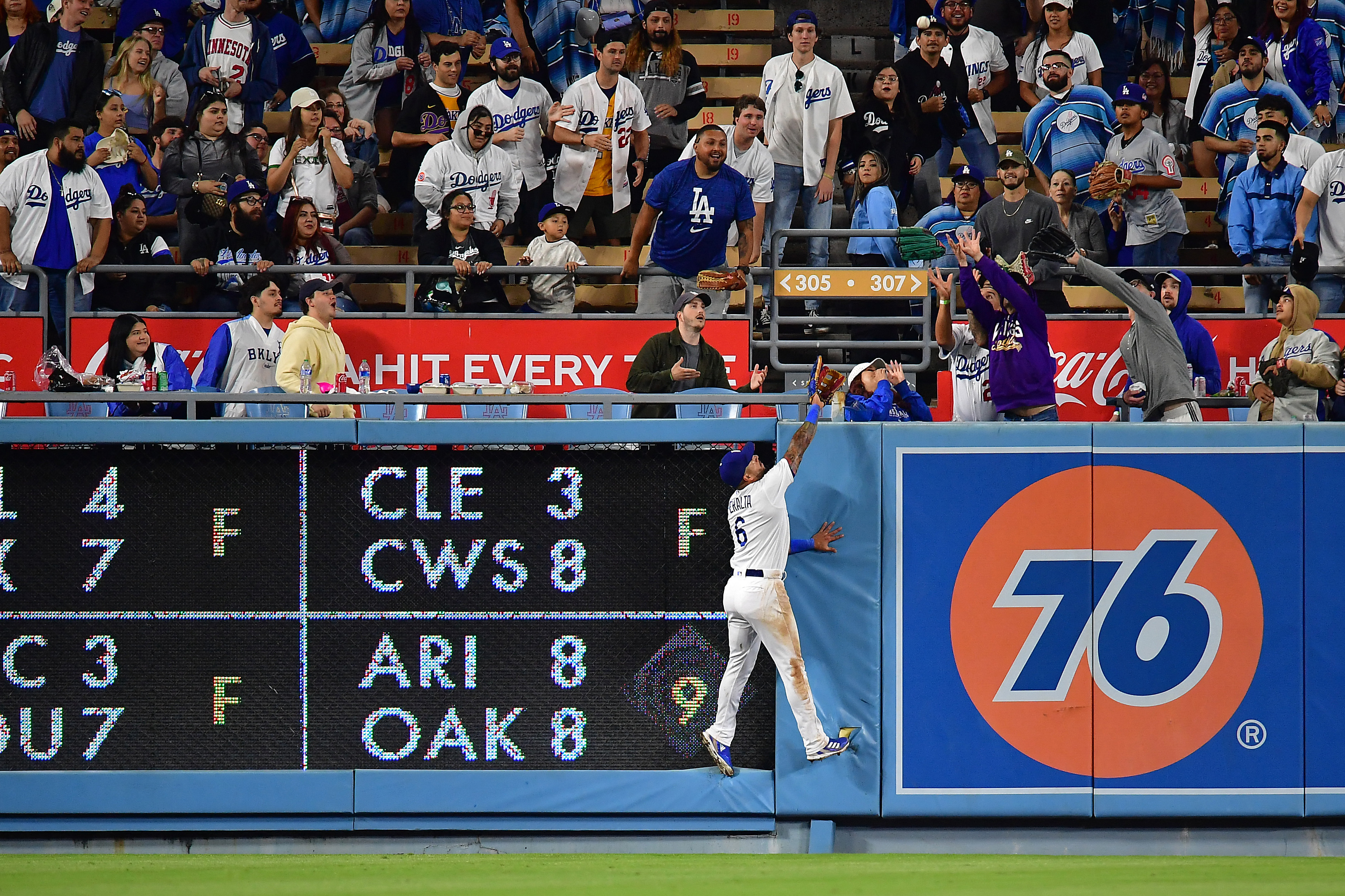 MLB capsules: Ober, Farmer lead Twins to 5-1 victory over Kershaw