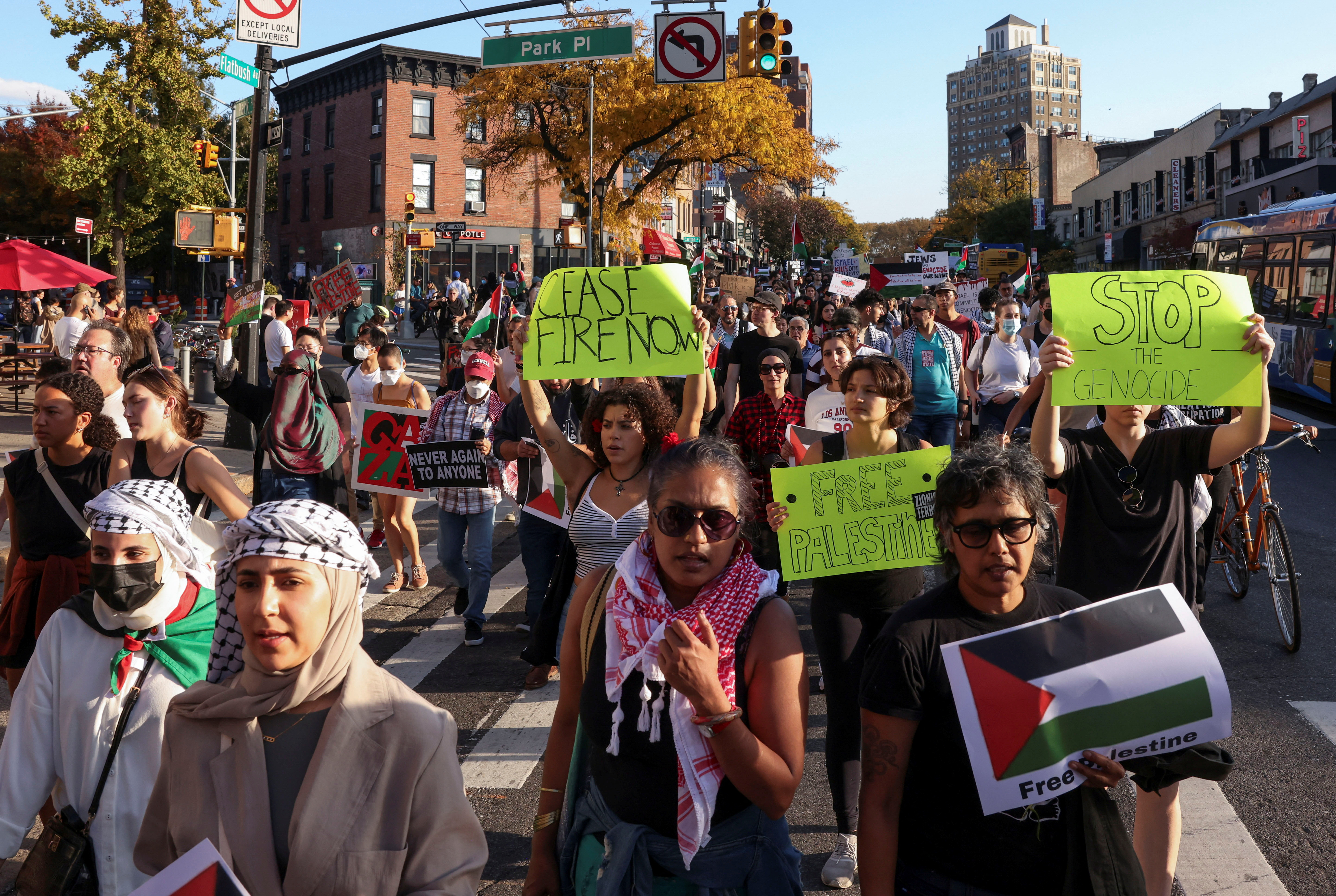 Protesters Close Grand Central Station in New York to Condemn Gaza  Bombardment - World news - Tasnim News Agency
