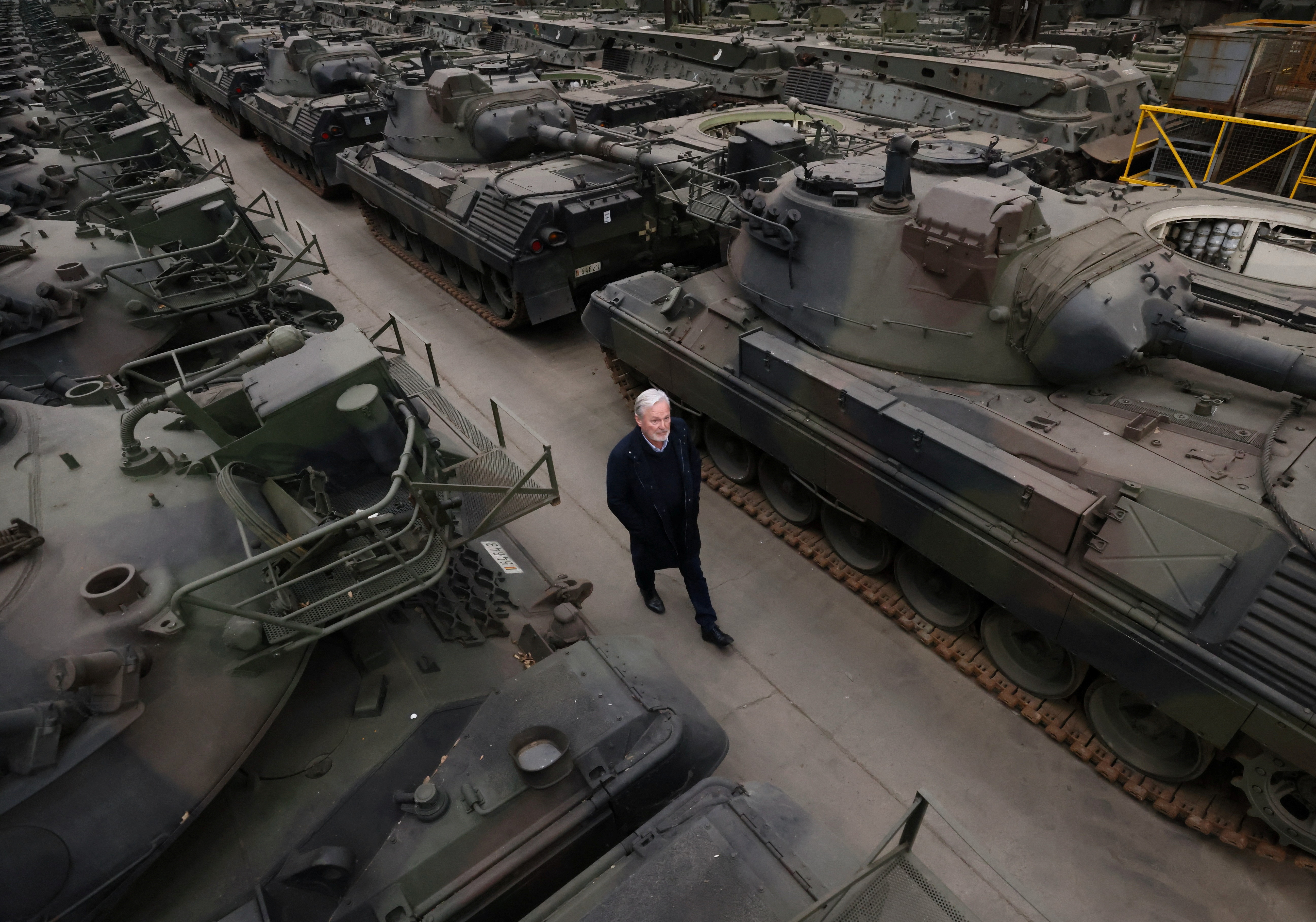 Cadman Cranes lift Belgium Armed Forces Tank