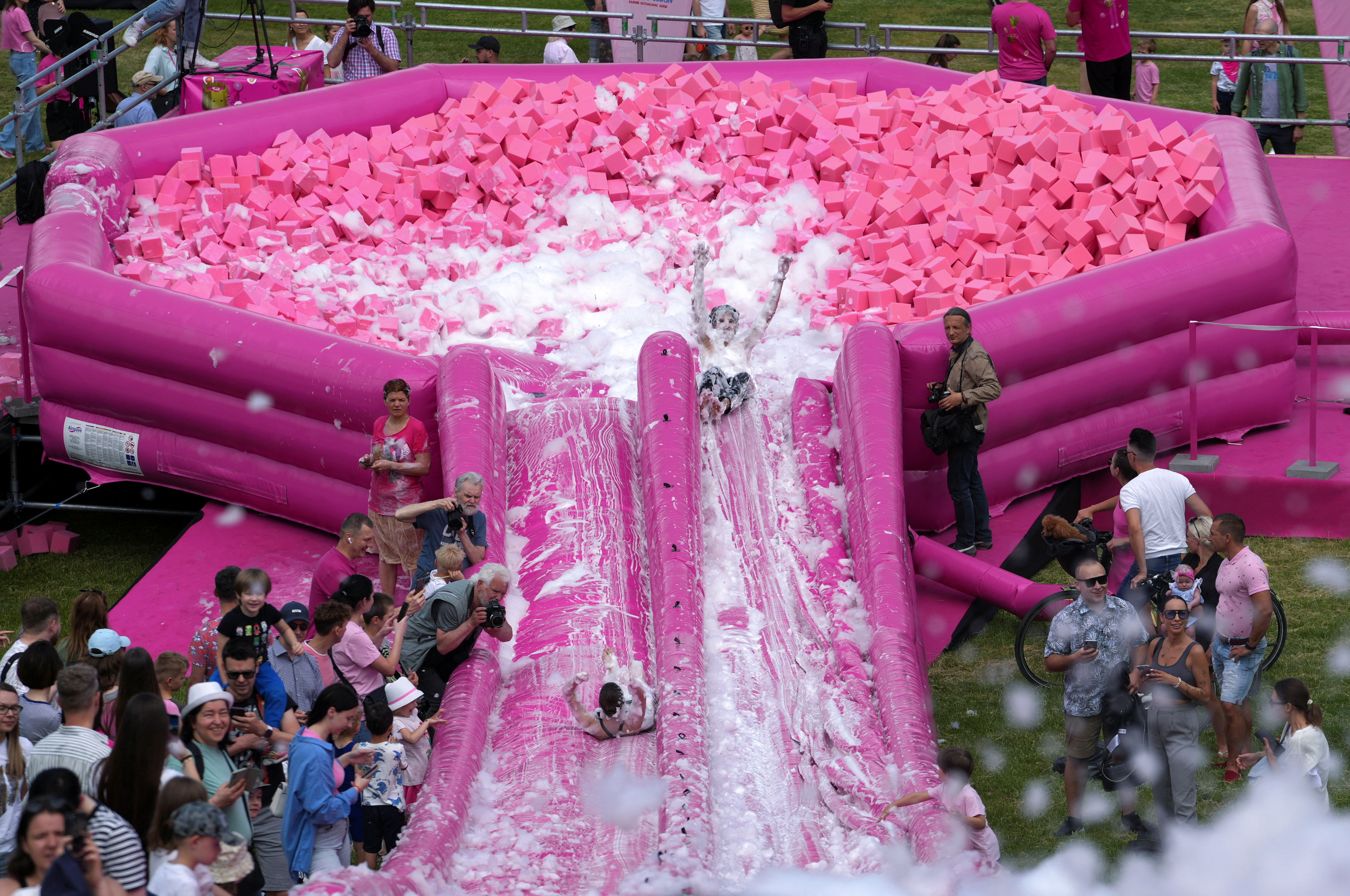 Vilnius celebrates iconic pink soup with festival