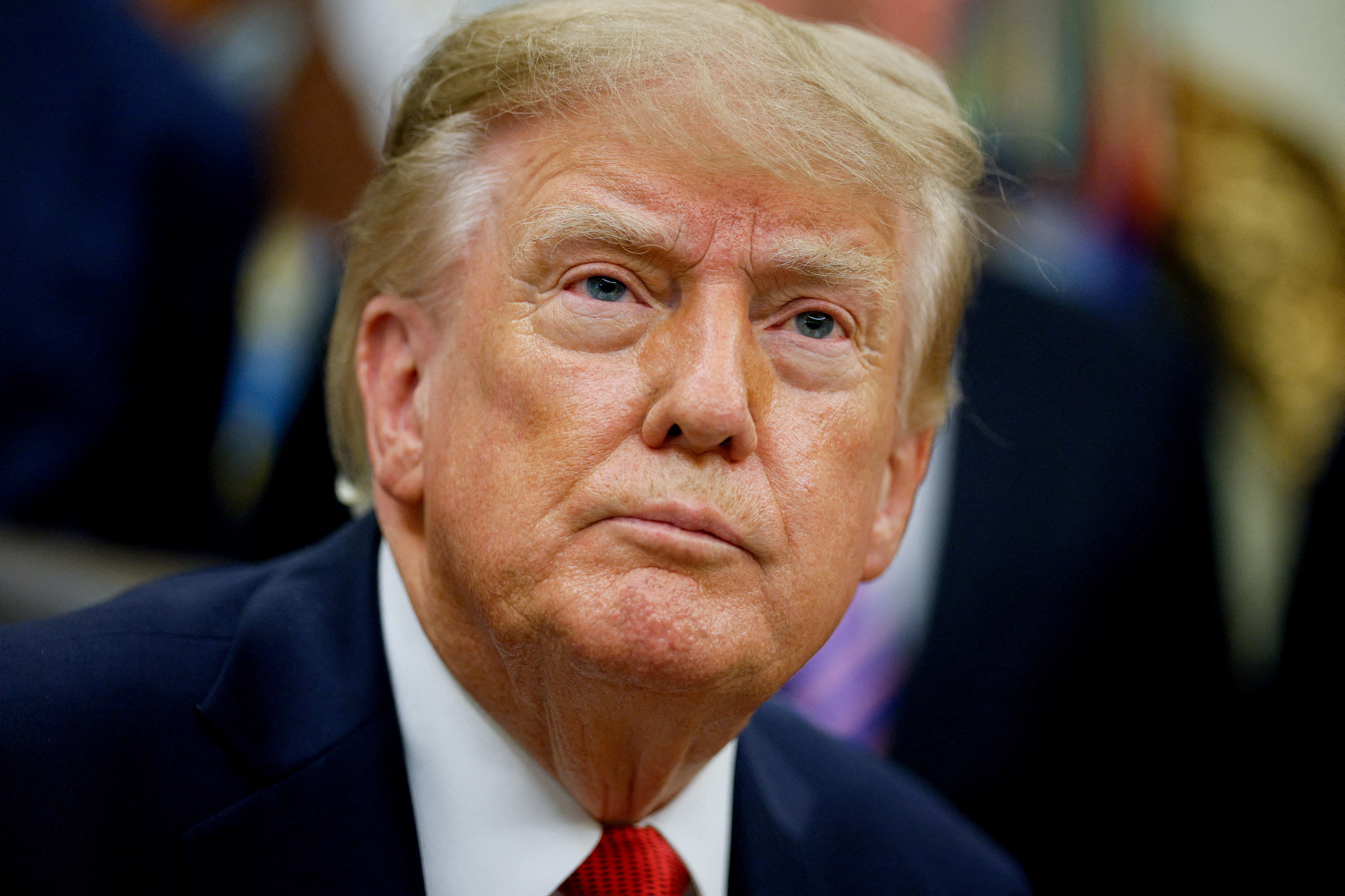 トランプ氏支持率32％で過去最低、共和支持層も生活費高騰に不満＝調査