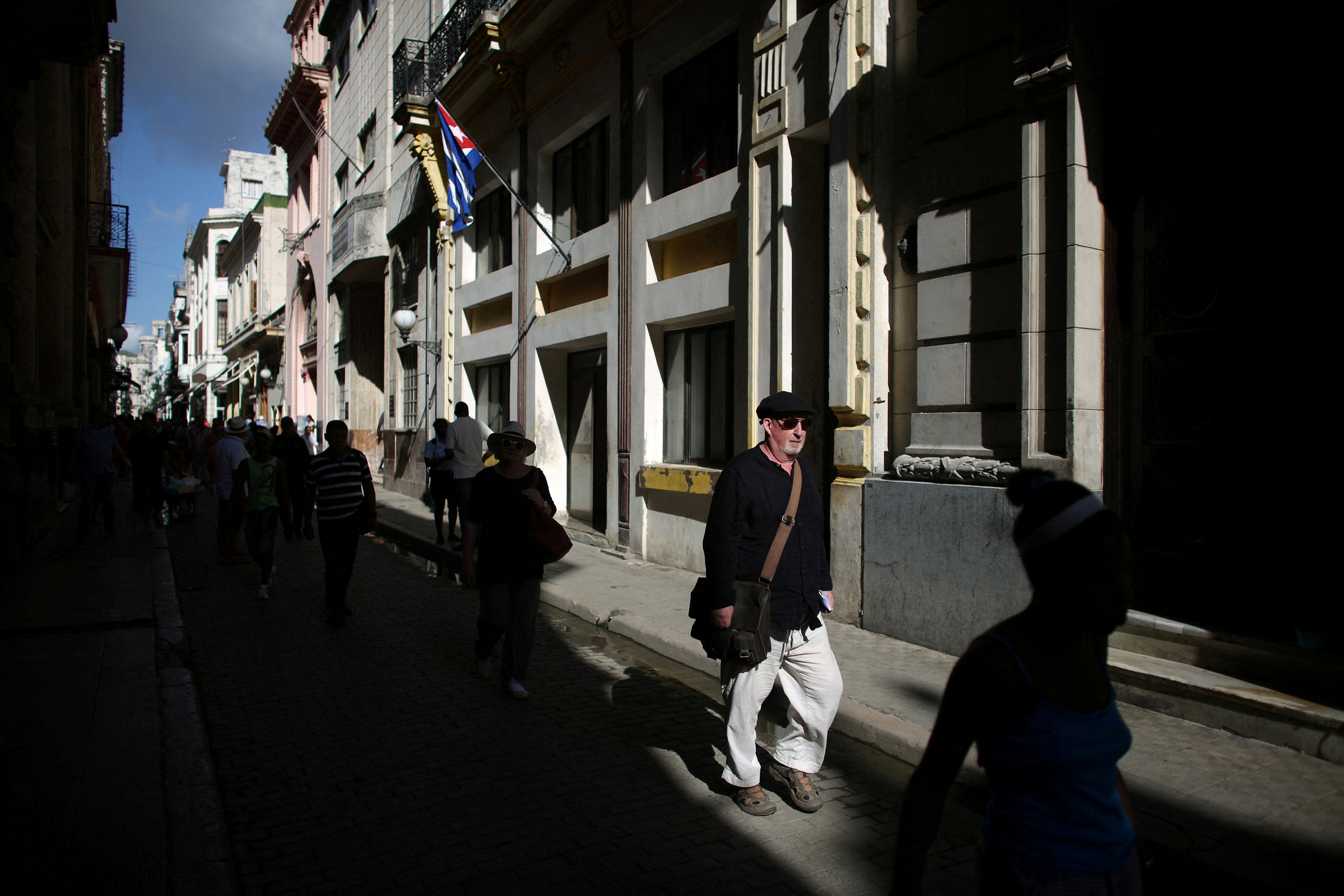 Cuba says no short-term fix for blackouts | Reuters