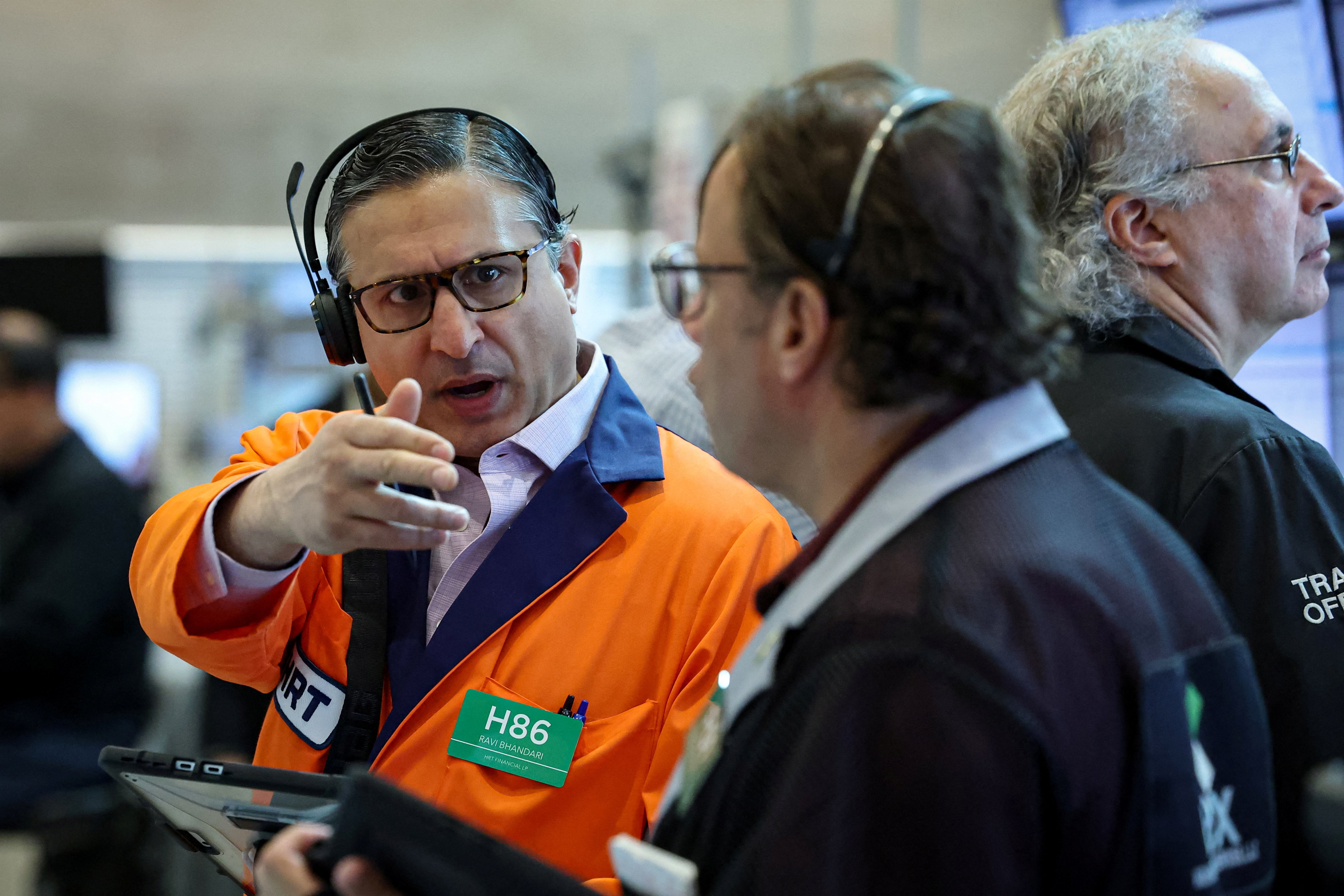 Wall Street Tensions Peak: Stock Rally Stalls as Bessent-Fueled Dollar Surge Disrupts Global Capital Allocation