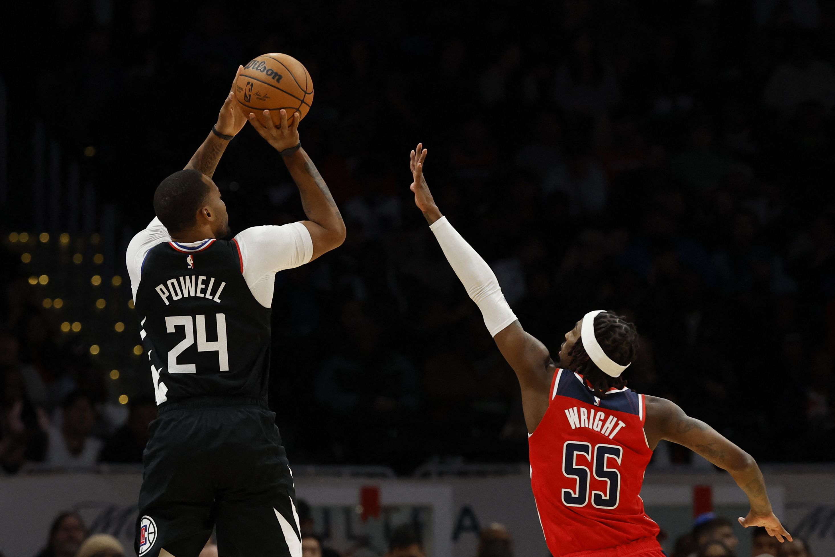 Kawhi Leonard, Clippers cruise to win over Wizards Reuters