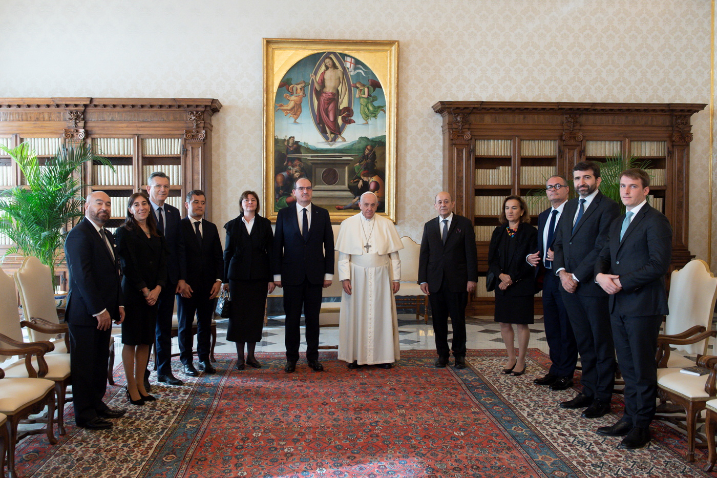 Lionel Messi sends signed PSG shirt to Pope Francis as French Prime  Minister delivers framed top