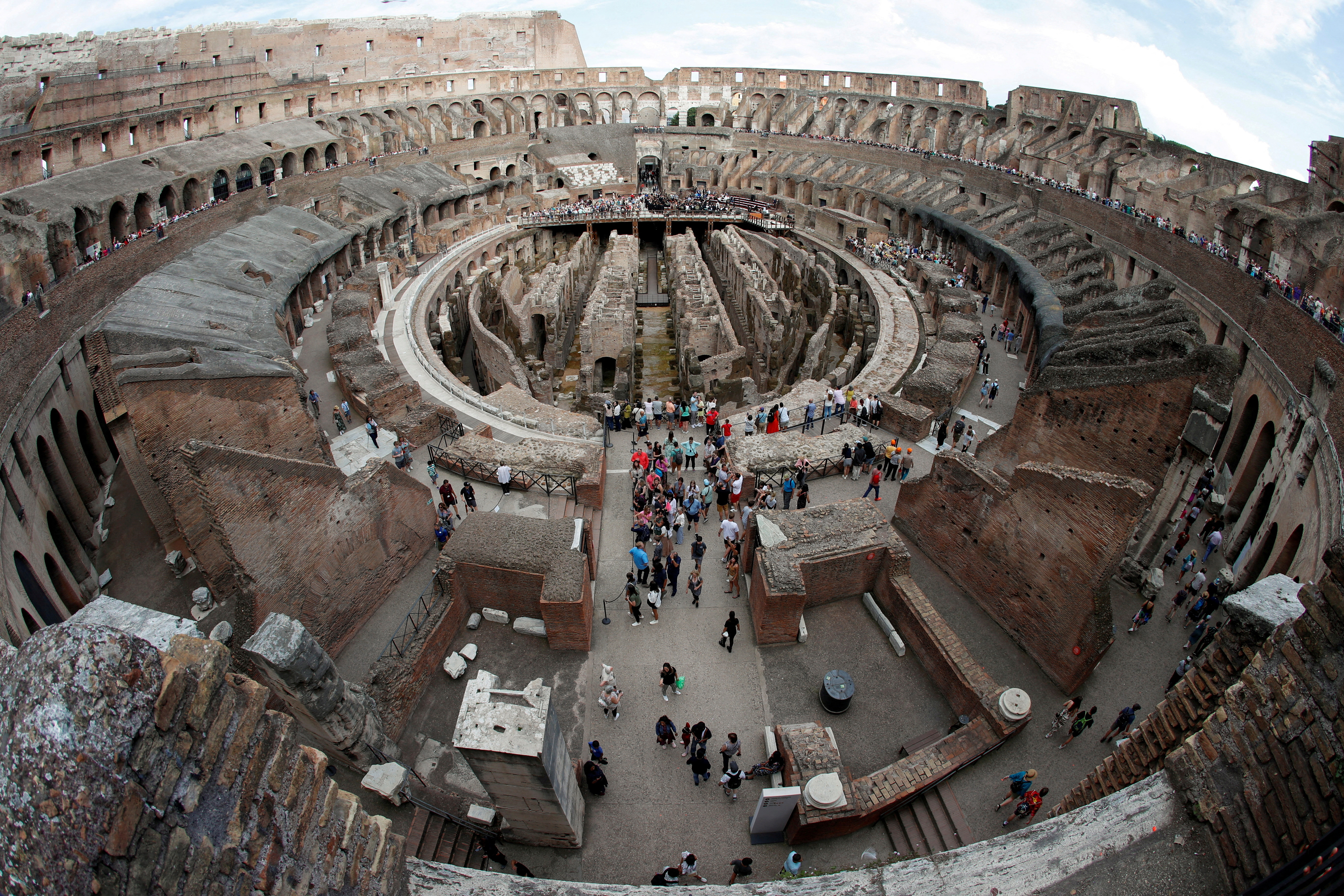 Italy's antitrust investigates inflated prices for Colosseum tickets |  Reuters