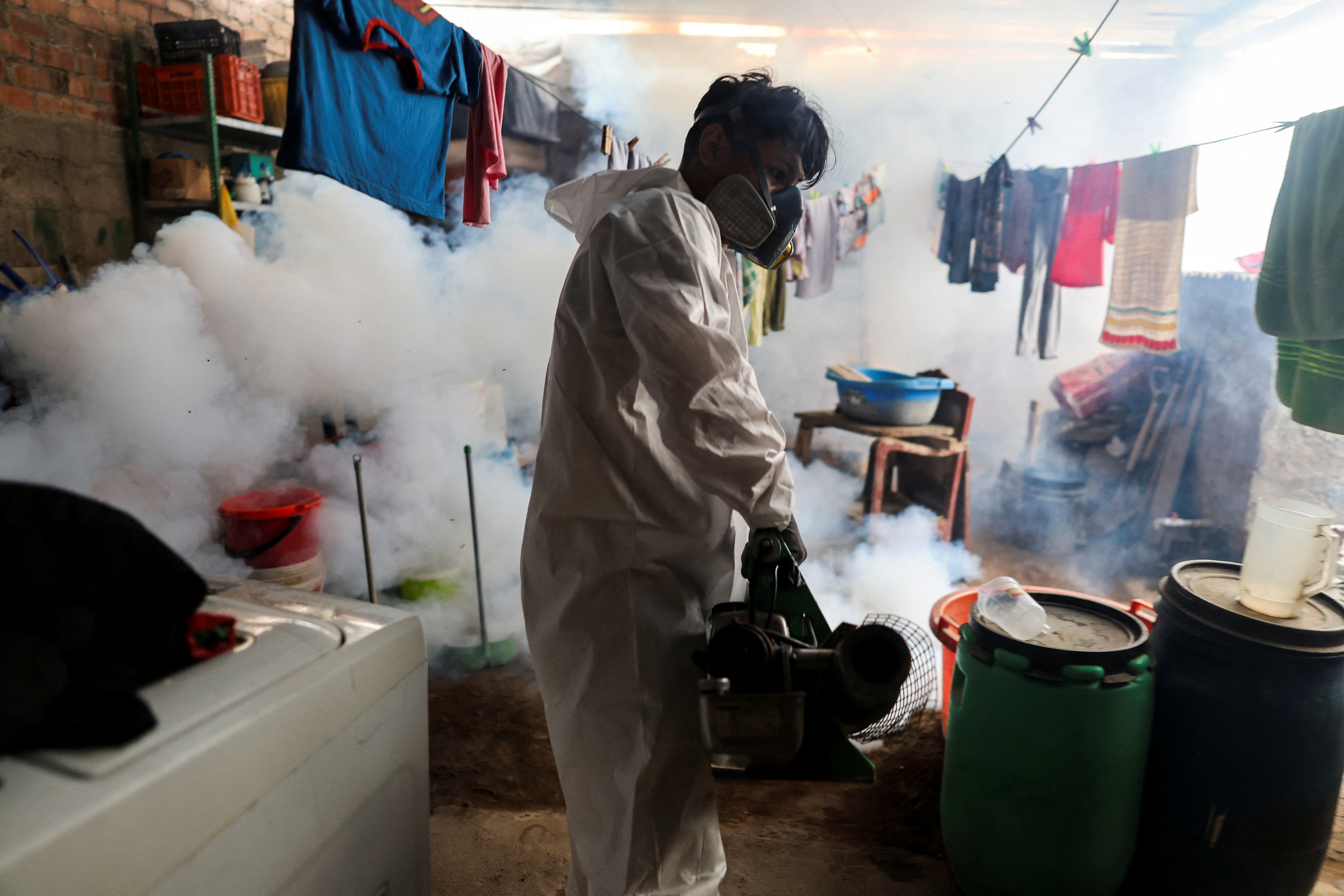 Fumigation against the dengue outbreak in Lima