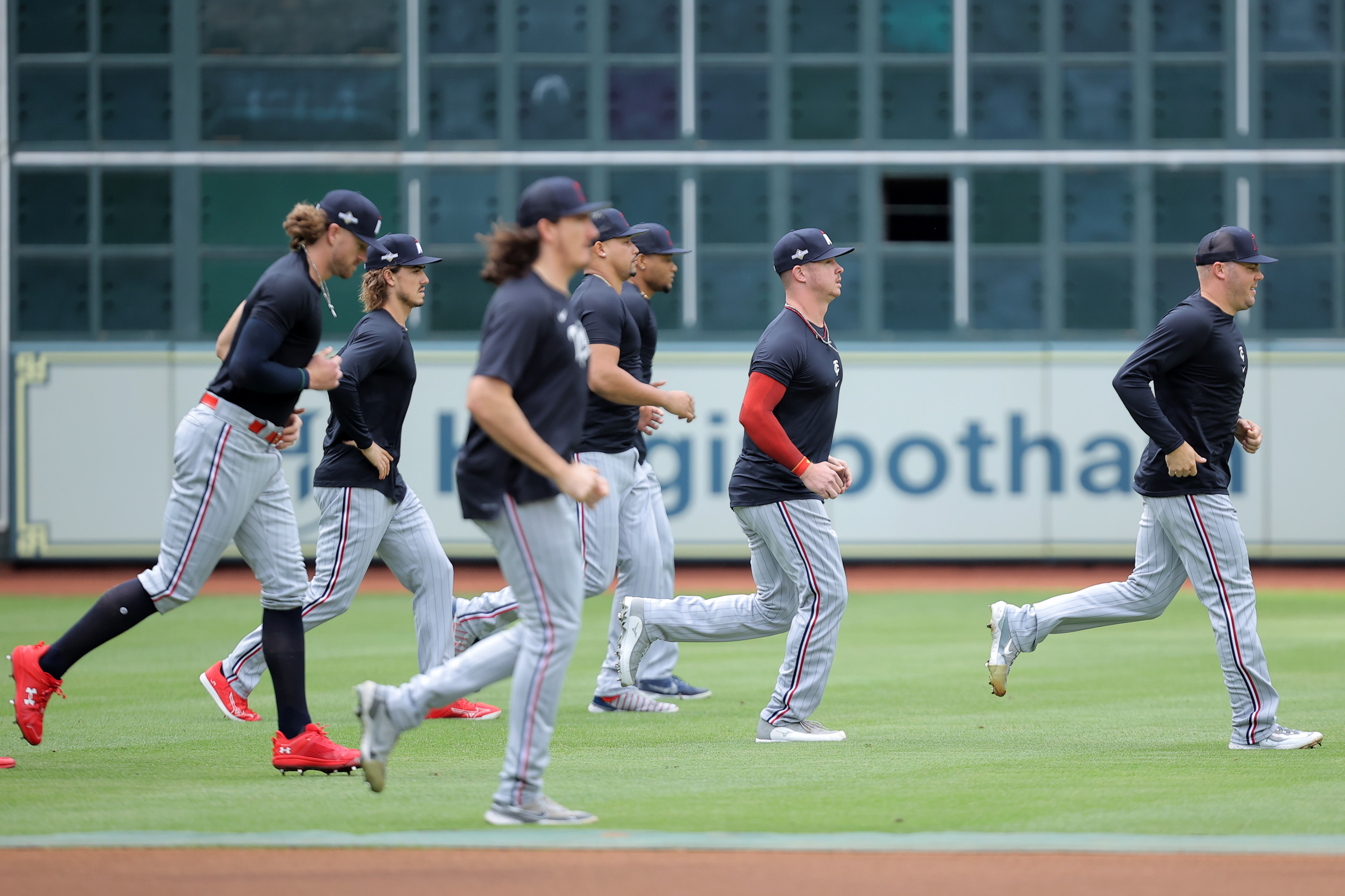 Astros take series opener against Twins