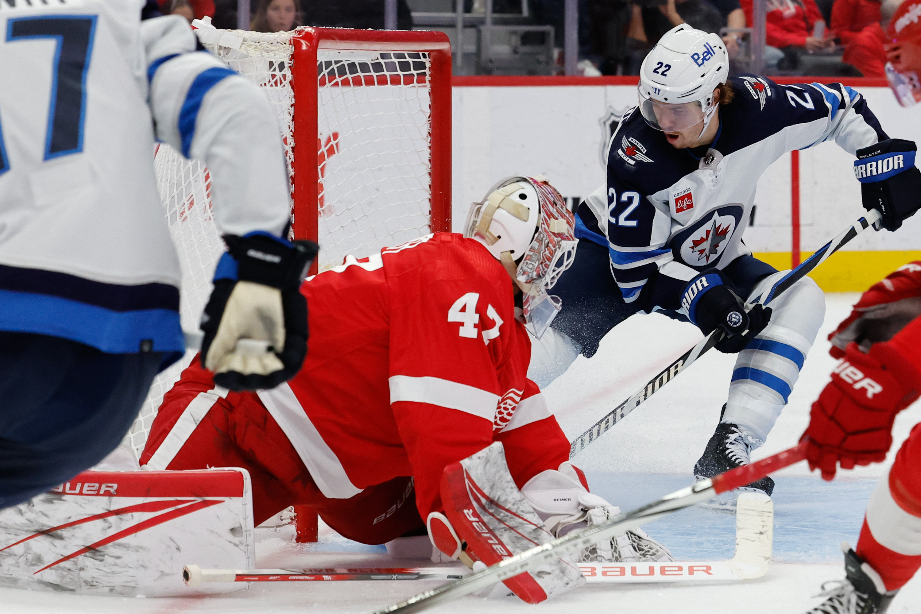 Connor Hellebuyck, Jets cool off Red Wings' offense | Reuters