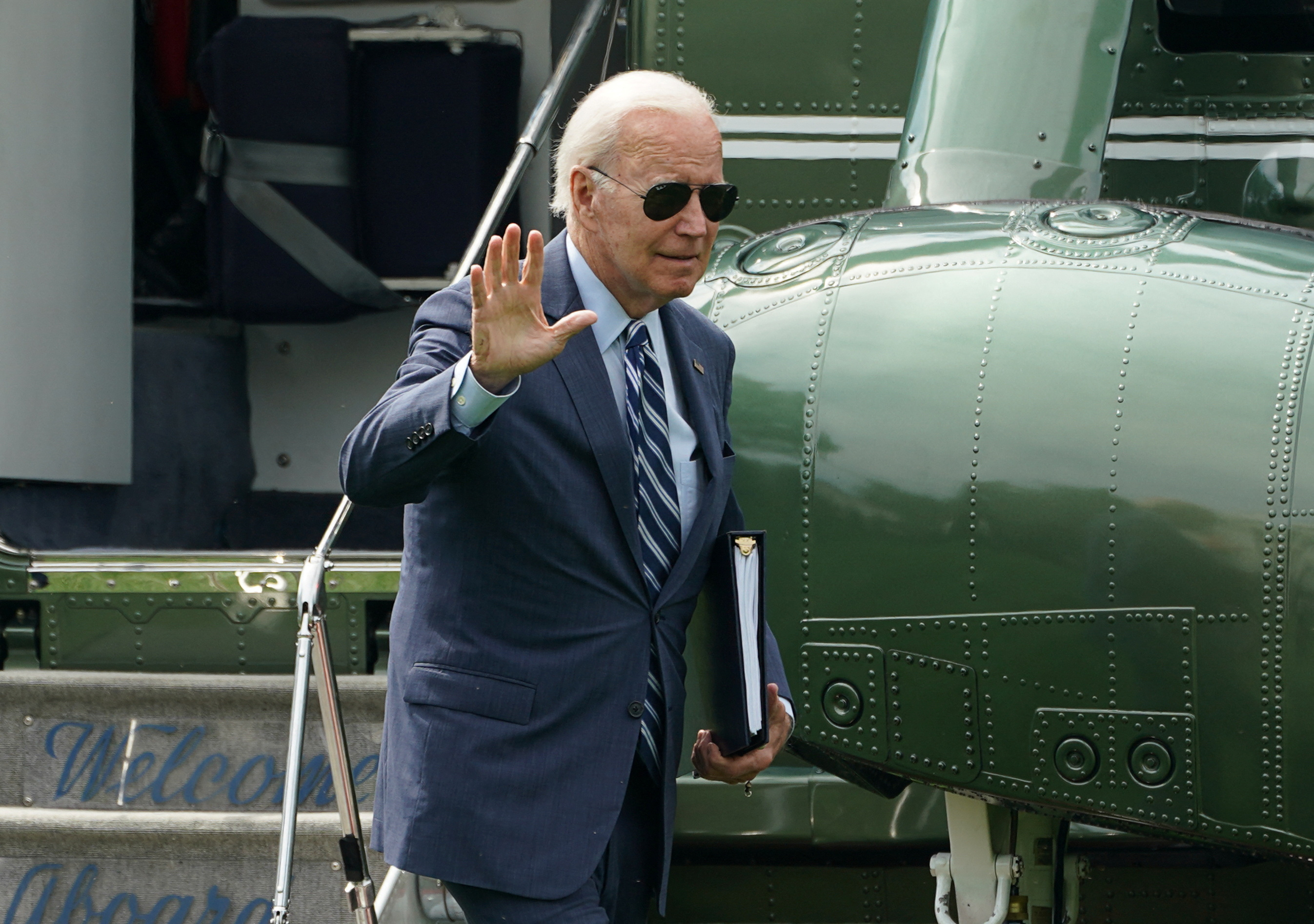 Biden urges automakers, union to make 'a fair agreement' | Reuters