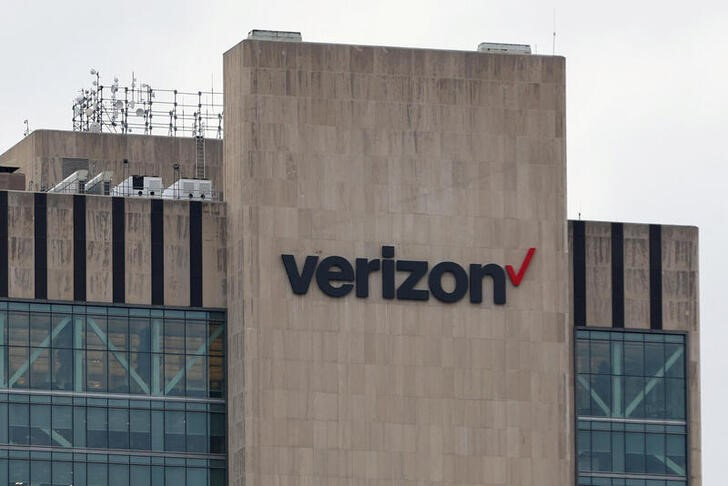 EFF: Verizon will install spyware on all its Android phones (update)