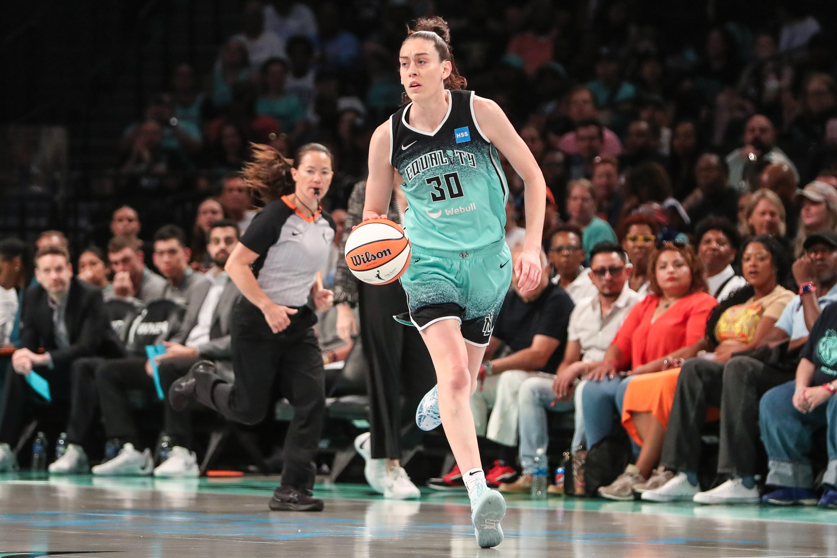 Liberty's Stewart sets WNBA singleseason scoring record Reuters