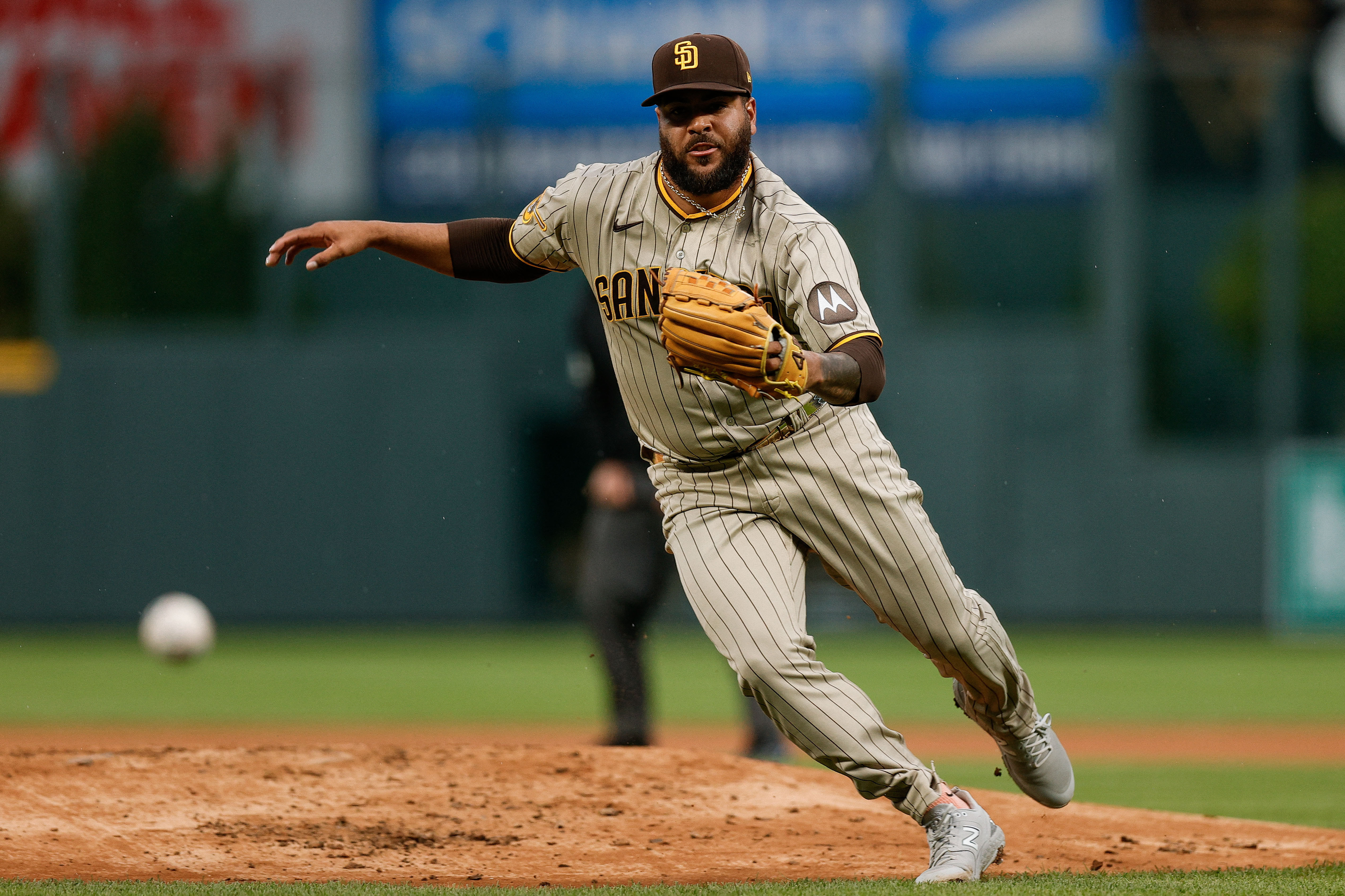 Padres blow past Rockies before Soto's arrival