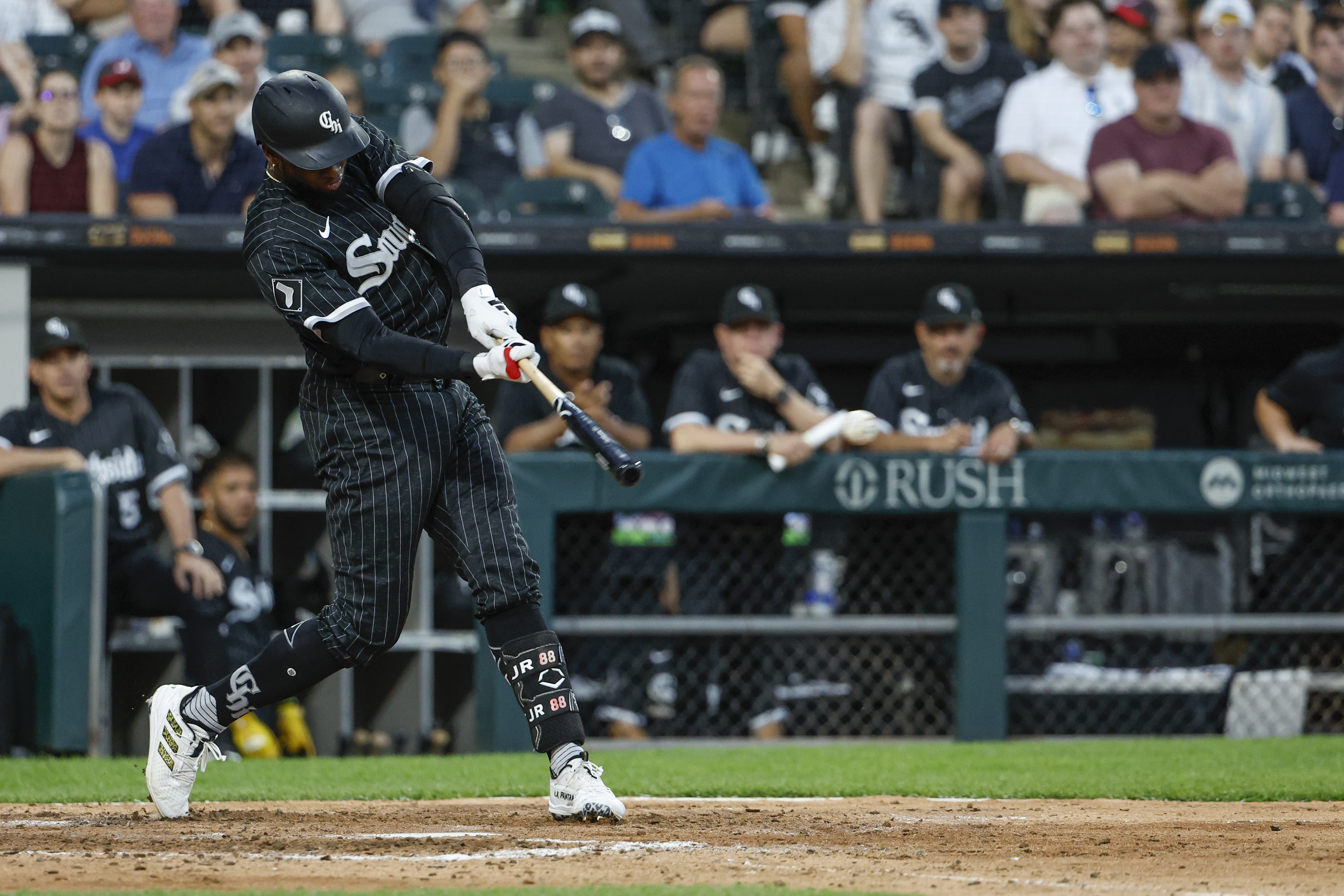 The Chicago White Sox paid tribute to an injured Eloy Jimenez in a