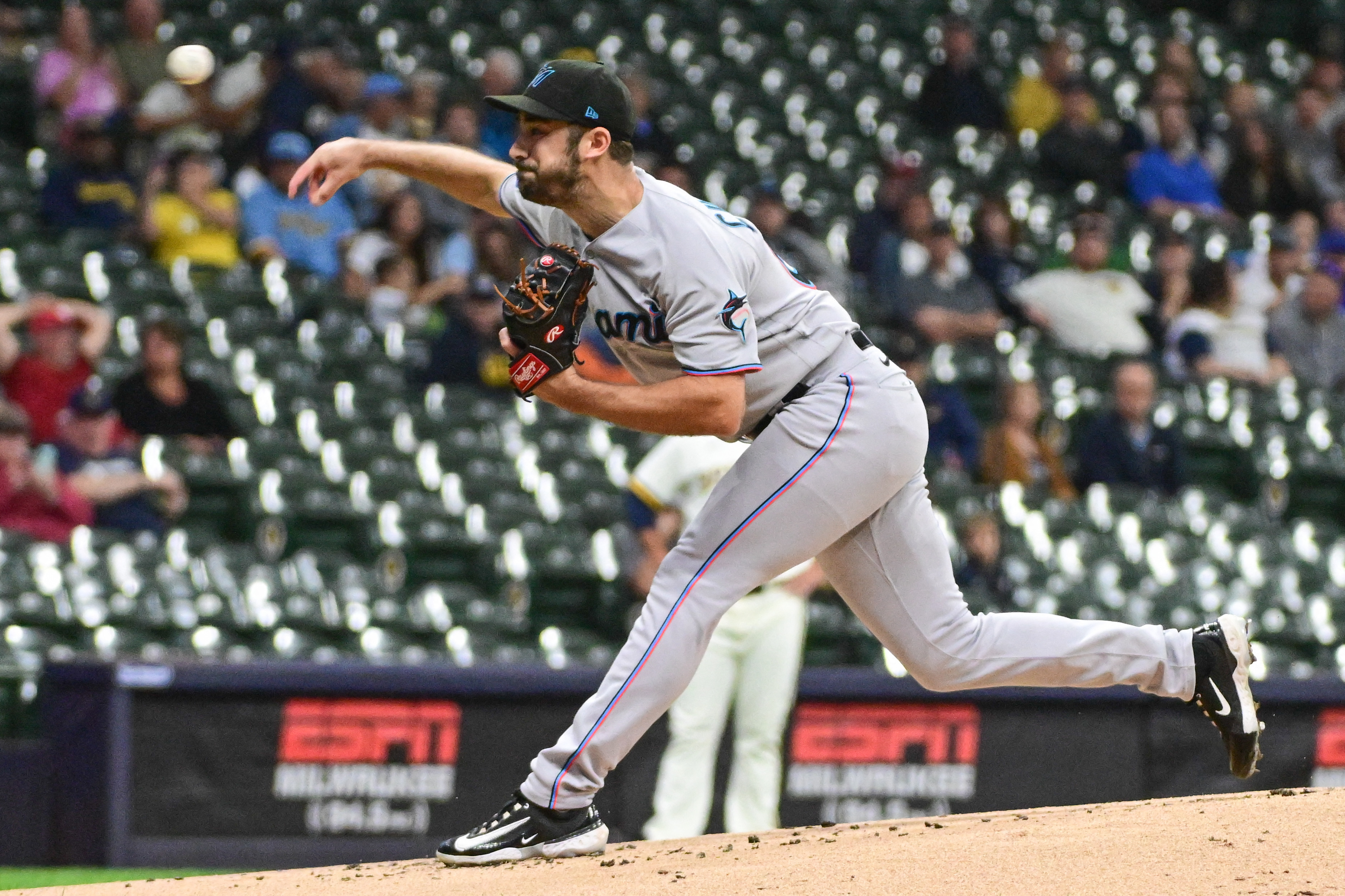 Brewers edge Marlins behind Freddy Peralta