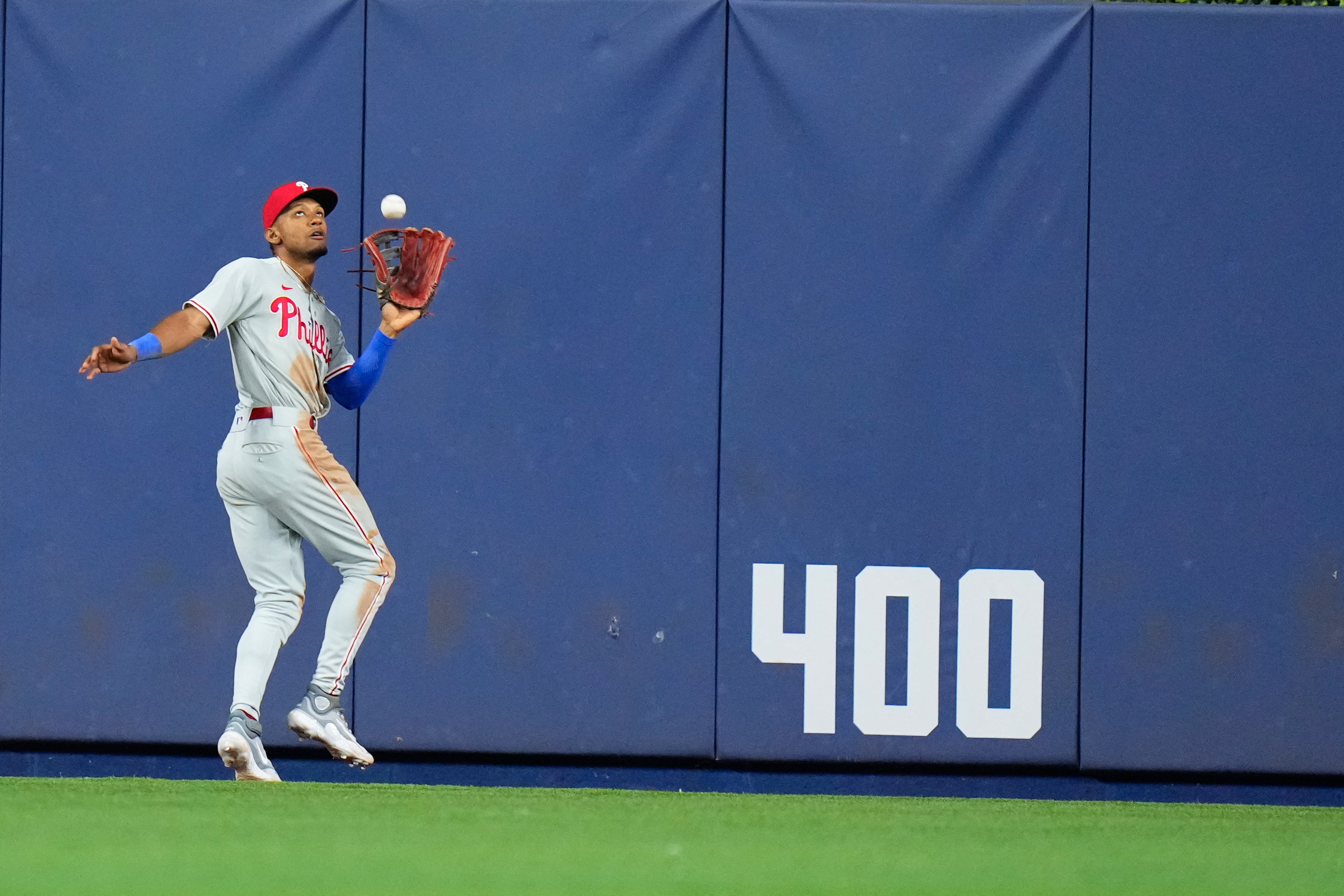 MLB roundup: Marlins rally repeatedly, beat Phils in 12